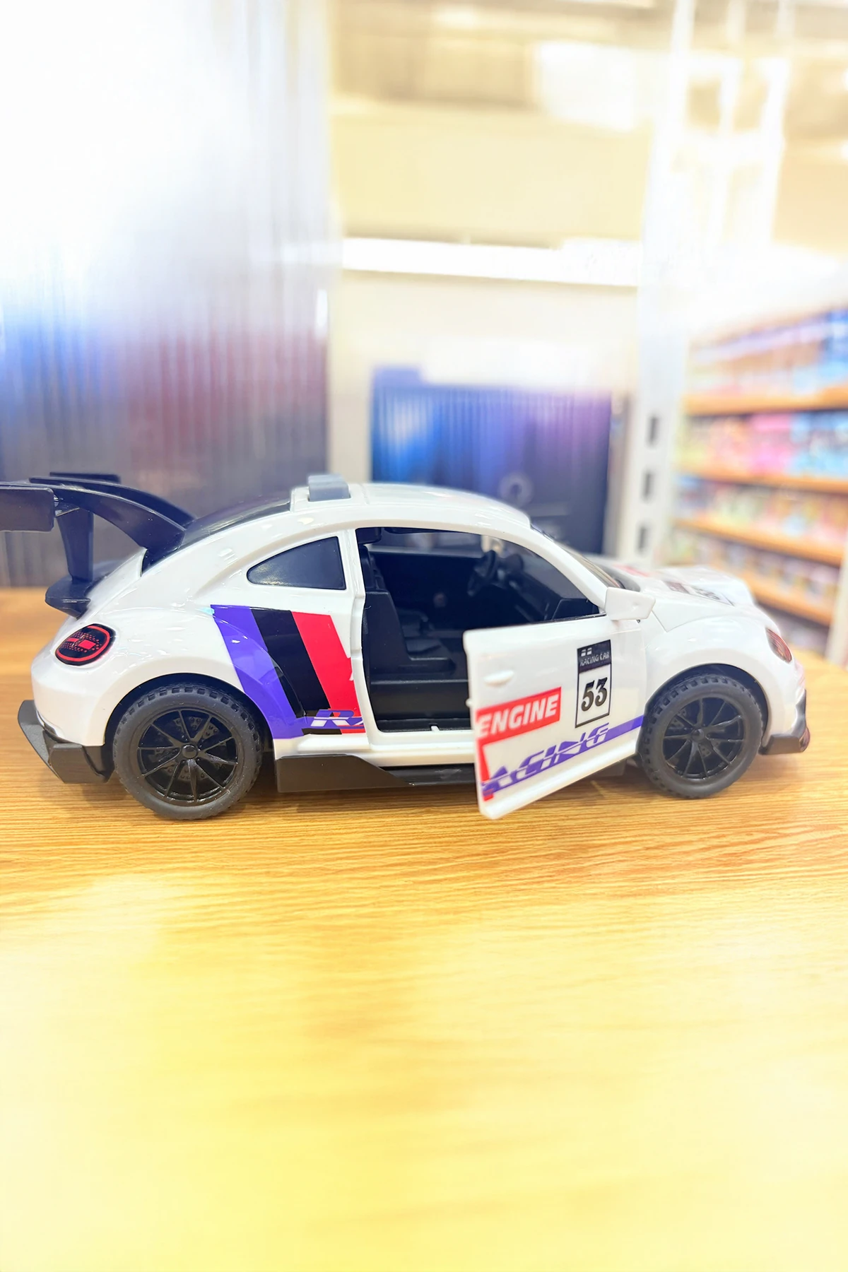 Pilli Işıklı Sesli Sürtmeli Kapıları Açılan Beetle