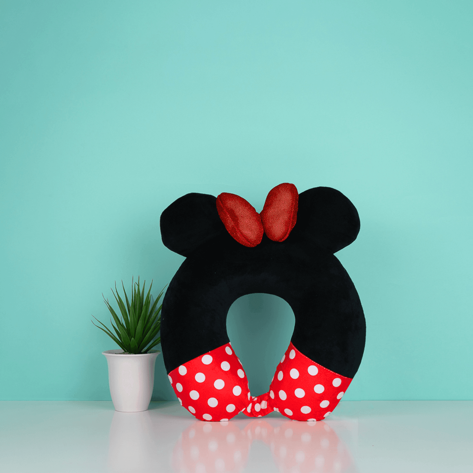 Mickey Mouse Lisanslı Hafızalı Süngerli Boyun Yastığı - Minnie