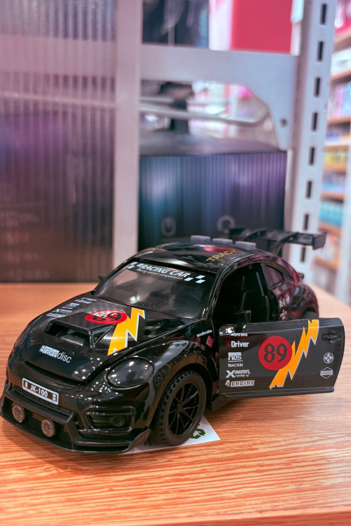 Pilli Işıklı Sesli Sürtmeli Kapıları Açılan Beetle