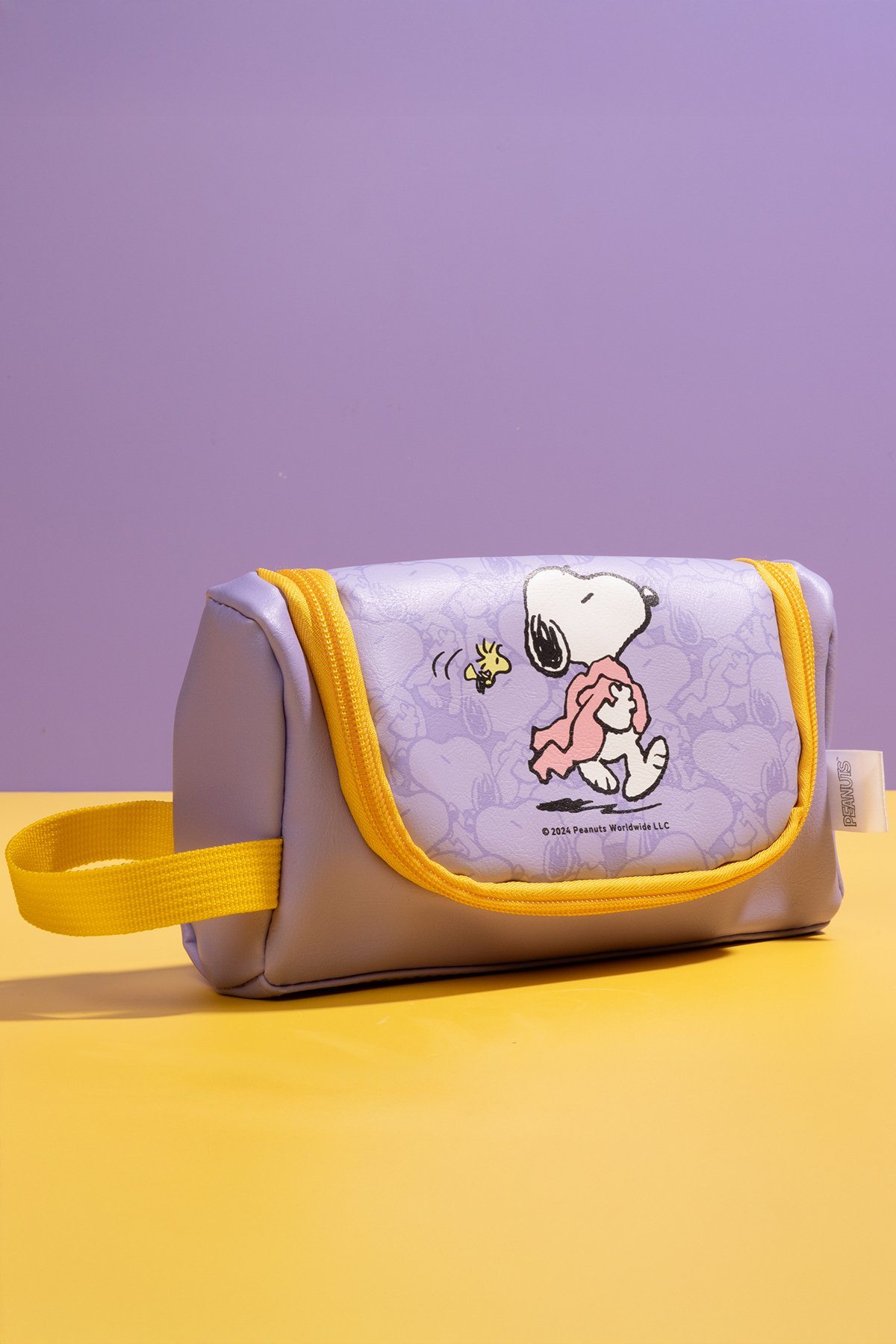 Snoopy Lisanslı Seyahat Serisi Tutacaklı Kalemlik (Mor)