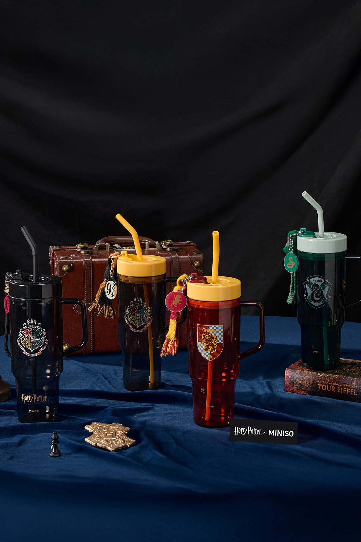Harry Potter Lisanslı Kulplu Plastik Şişe 1250Ml Gryffindor (Outlet)