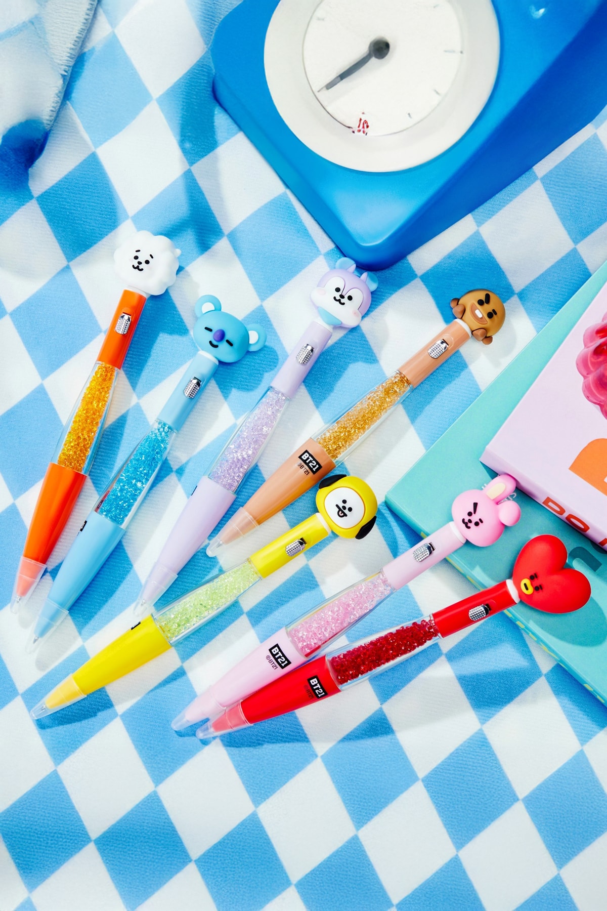 BT21 Lisanslı  Yanıp Sönen Tükenmez Kalem (377A Pil Dahil)
