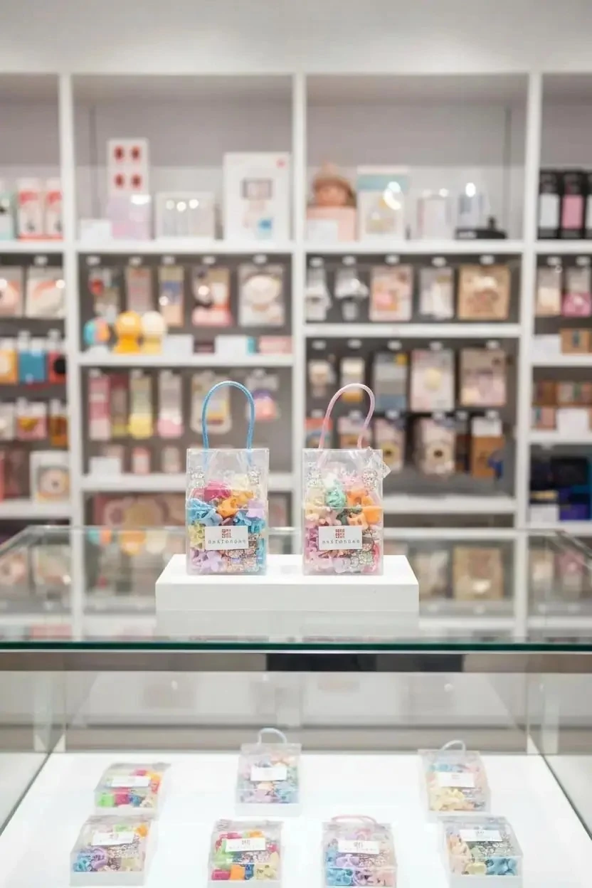 Renkli Kutulu Küçük Mandal Toka (Çoklu) – Eğlenceli Ve Pratik Saç Aksesuarı Seti