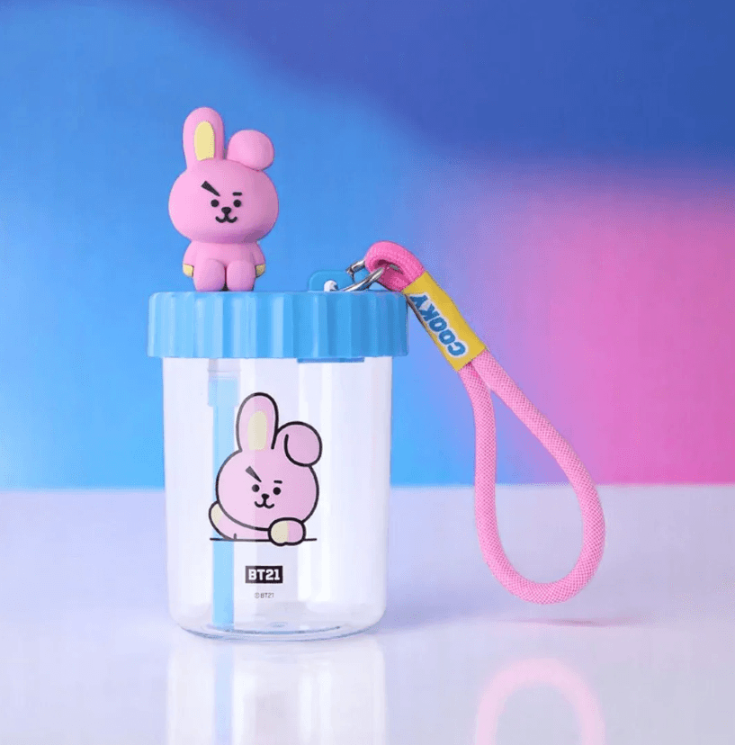 BT21 Lisanslı Süslemeli ve Askılı Plastik Şişe (520mL) - Cooky