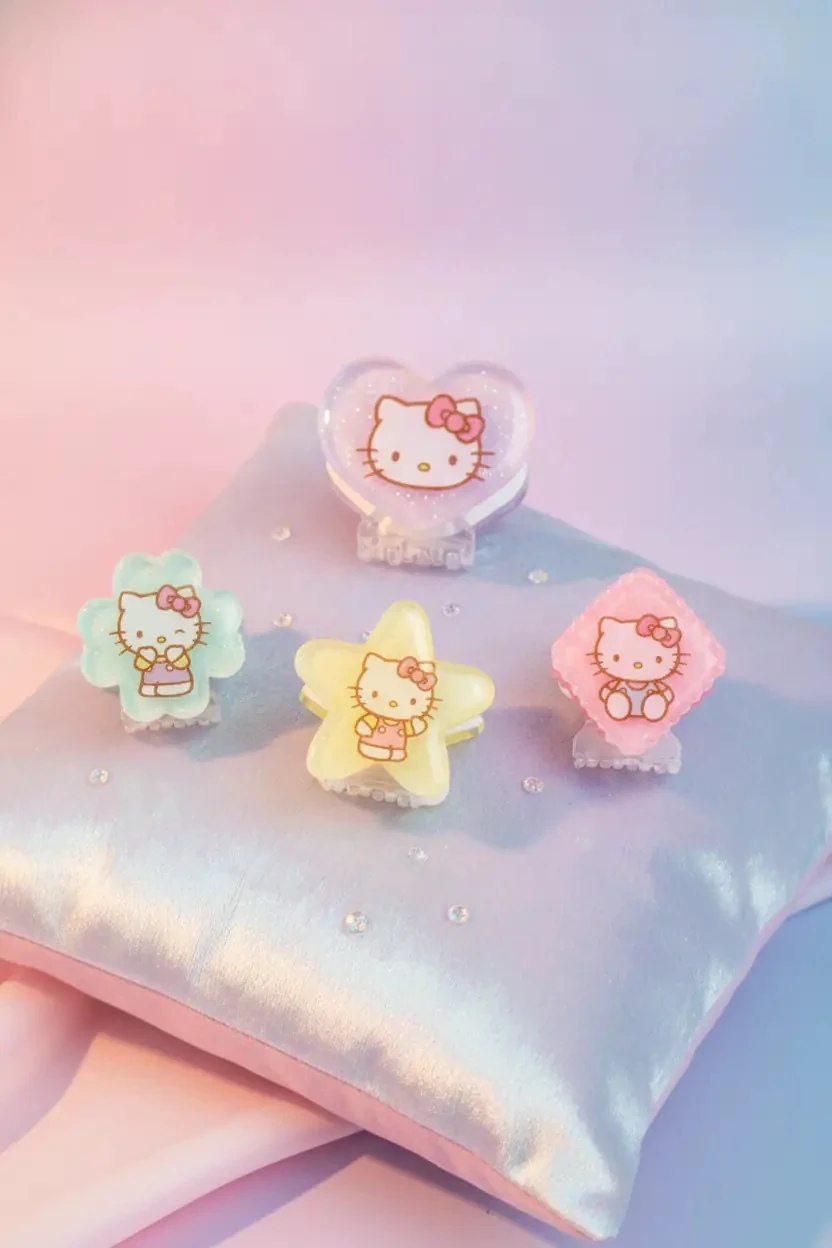 Hello Kitty Lisanslı Küçük Saç Pençe Tokaları – Kalp Detaylı & Pratik