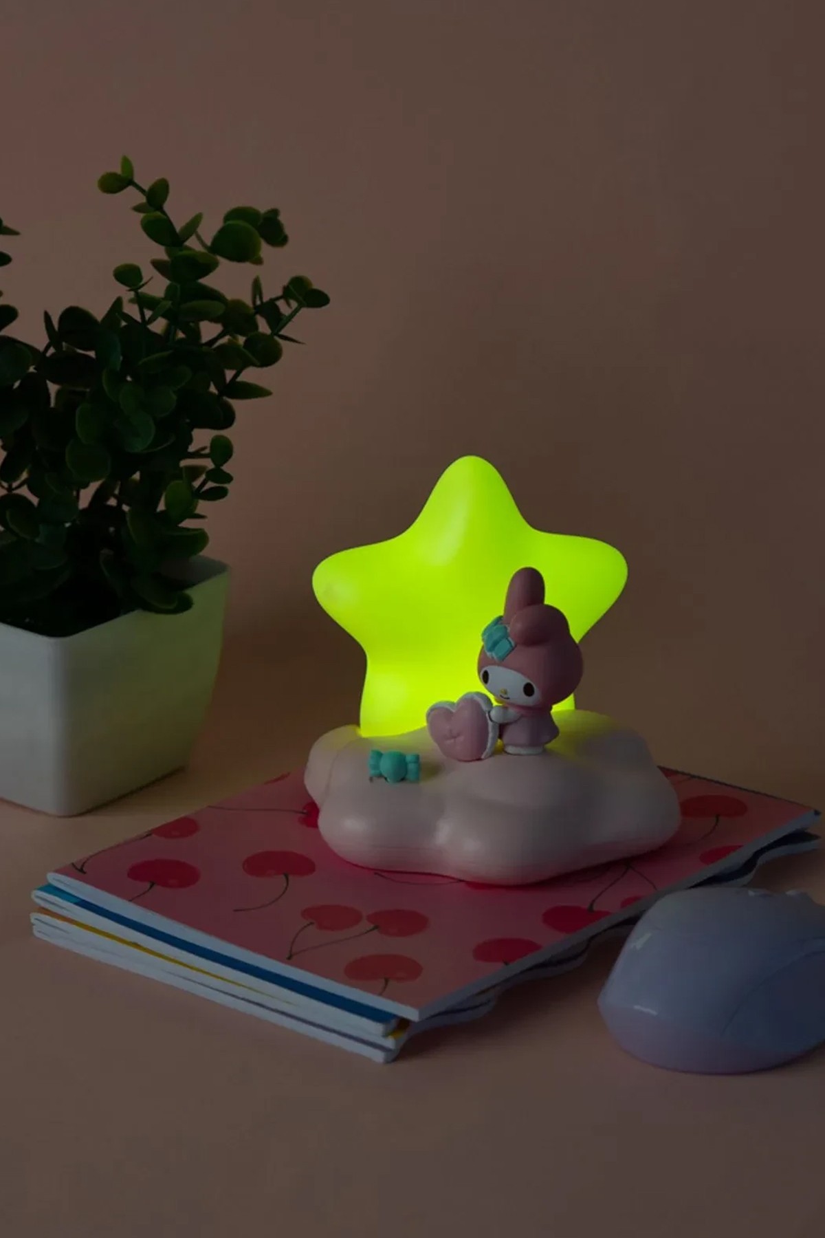 Sanrio Lisanslı Düş Serisi LED Gece Lambası - My Melody