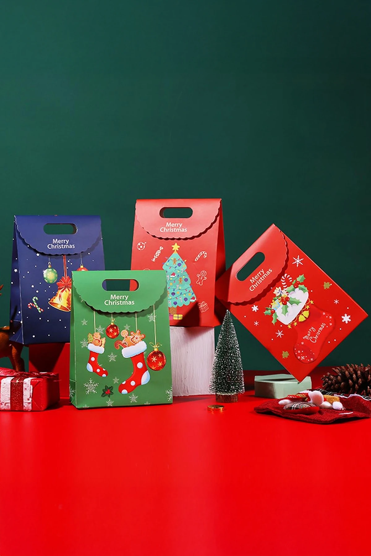 Yılbaşı Desenli Hediye Çantası 32x24 Cm