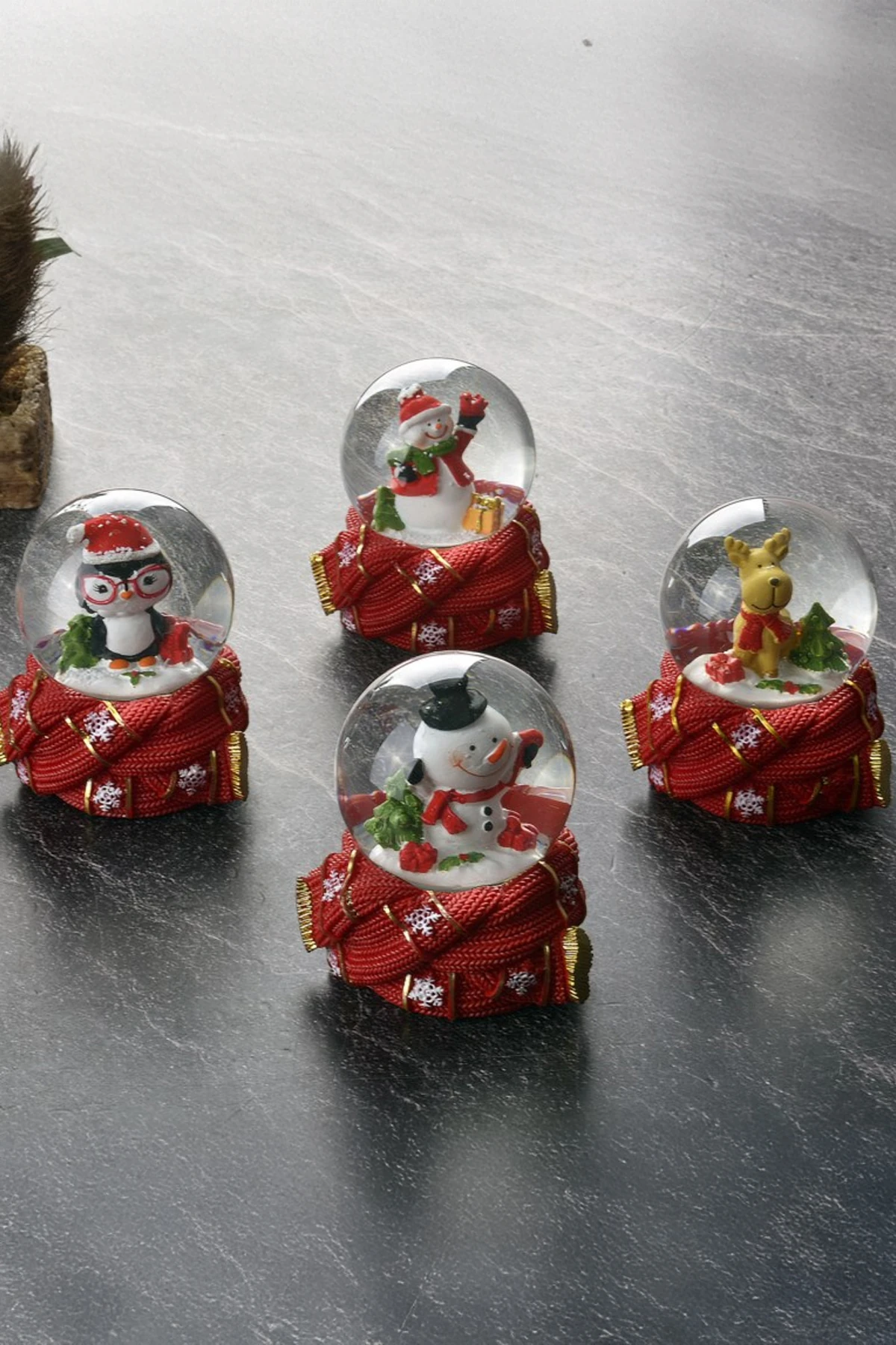 Yeni Yıl Temalı Cam Sulu Küre Mini