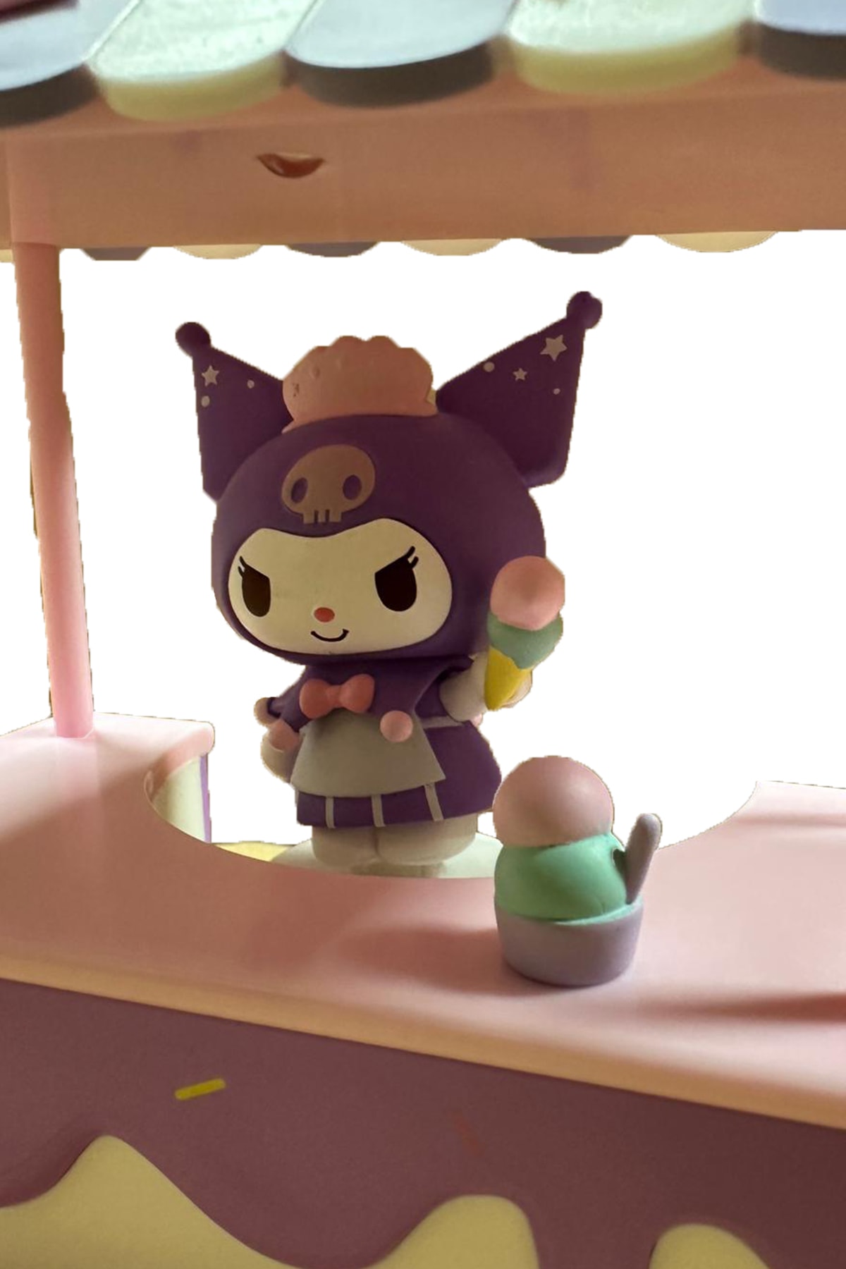 Sanrio Lisanslı Tatlı Market Serisi Dekoratif Masa Lambası (Kuromi)