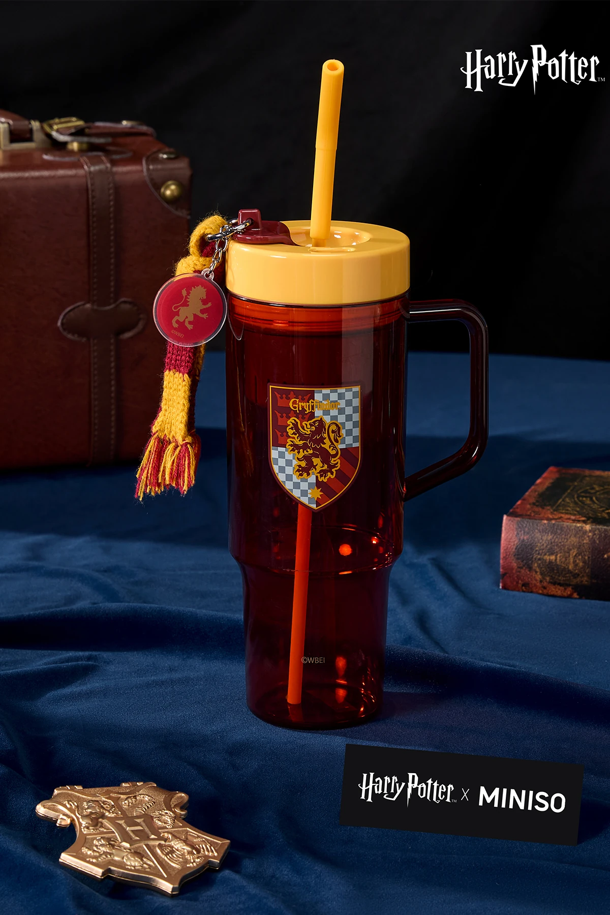 Harry Potter Lisanslı Kulplu Plastik Şişe 1250Ml Gryffindor (Outlet)