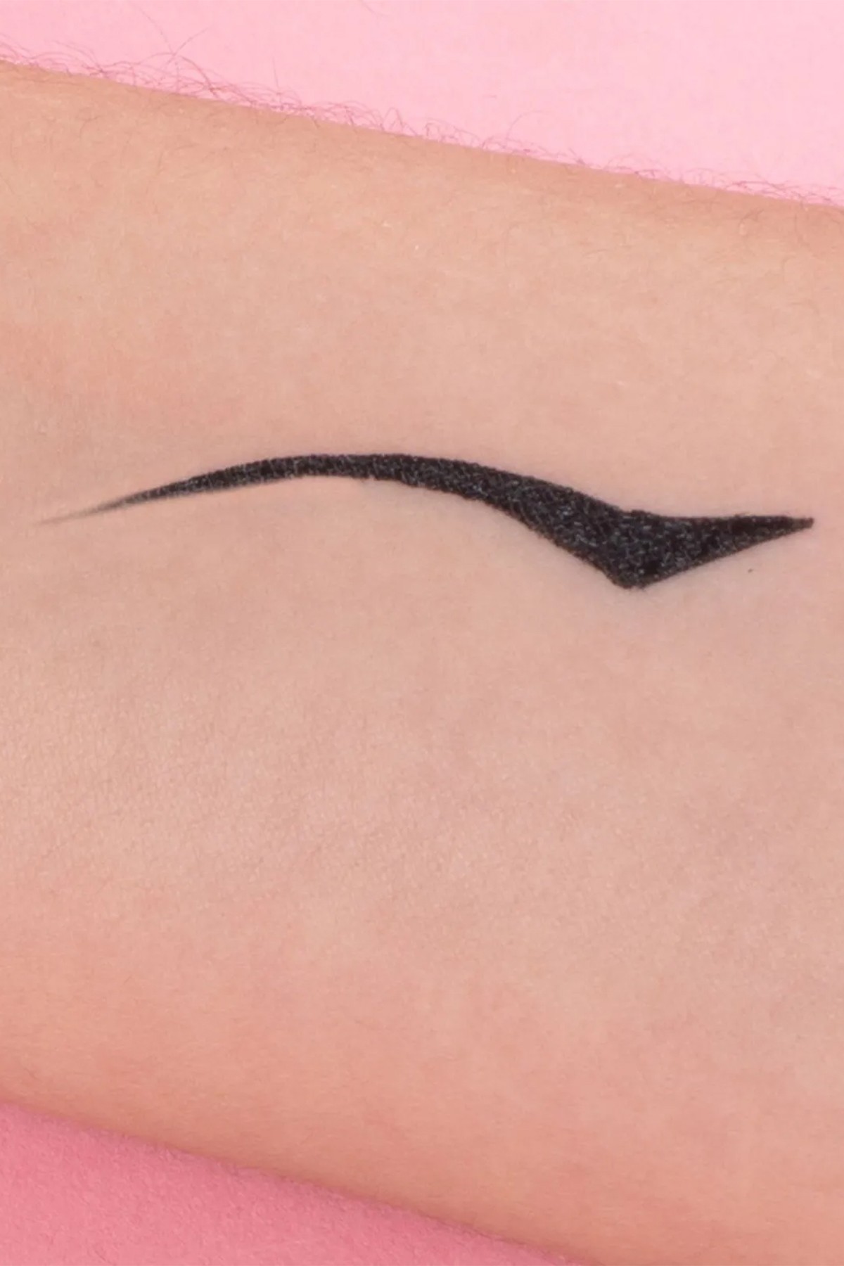 Minimalist Serisi Kuyruk Damgalı Eyeliner