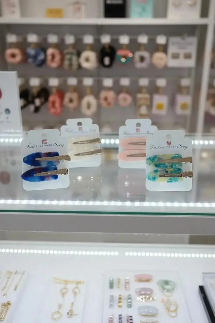 Karışık Desenli İz Yapmayan Saç Klipsi – Hafif Ve Konforlu Kullanım