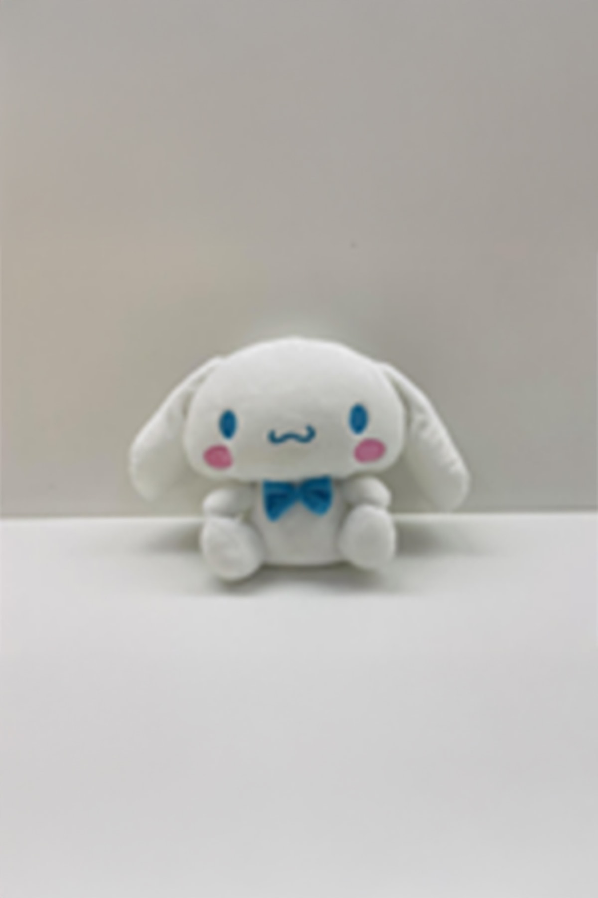 Sanrio Lisanslı Oturan Peluş Oyuncak (26 cm) - Cinnamoroll