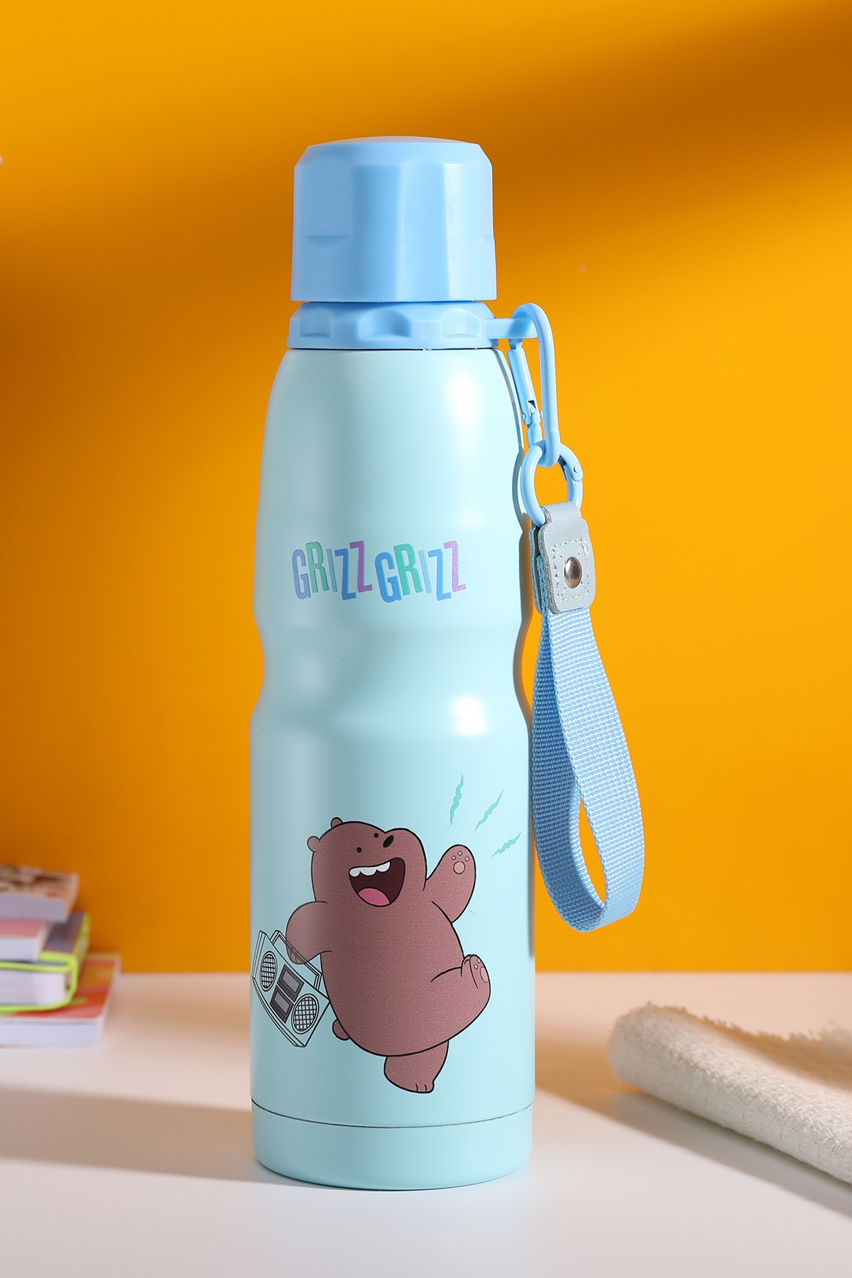 We Bare Bears Lisanslı Tutma İpli Termos (600ml) - Boz Ayı