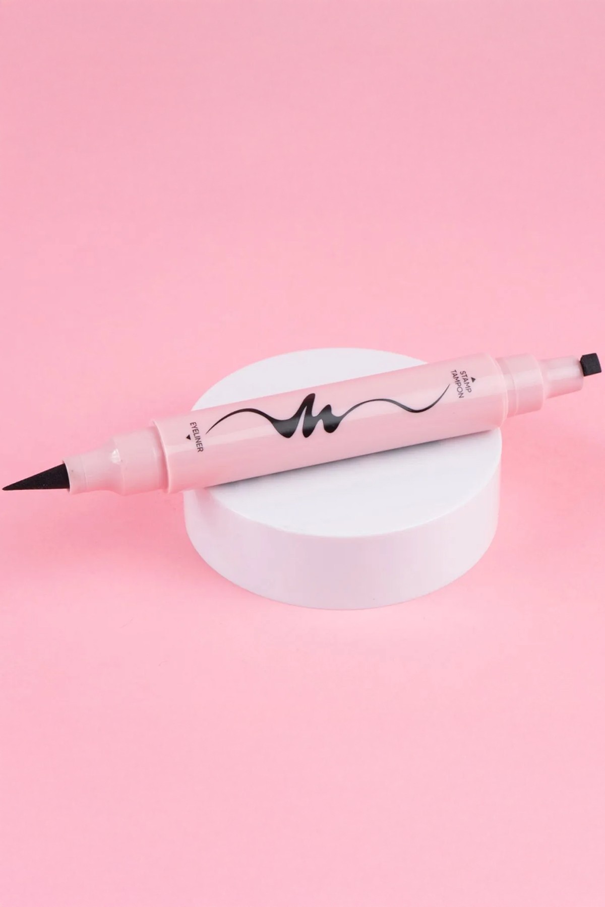 Minimalist Serisi Kuyruk Damgalı Eyeliner