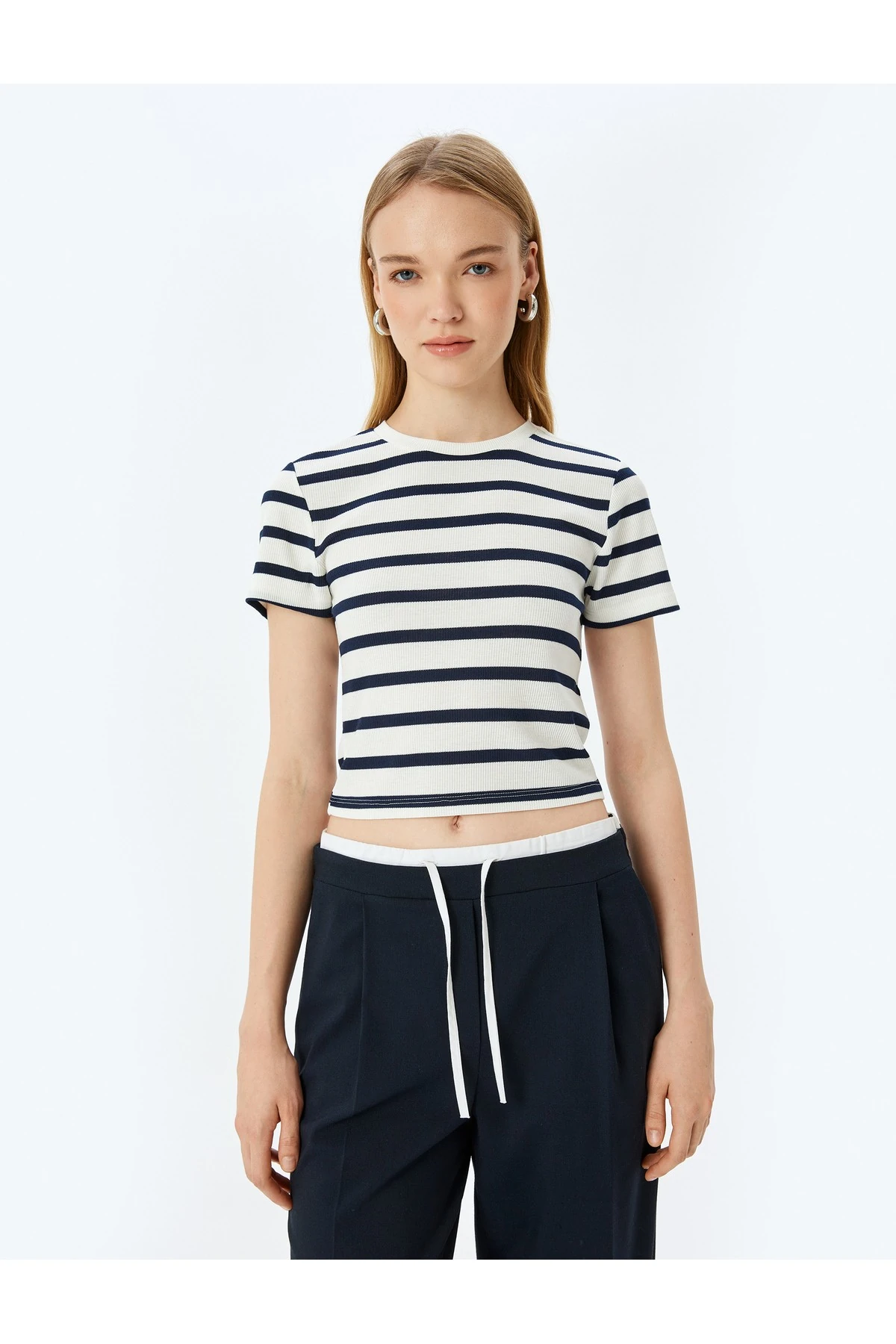 Basic Çizgili Bisiklet Yaka Kısa Kollu Kaşkorse Slim Fit Kadın Tişört