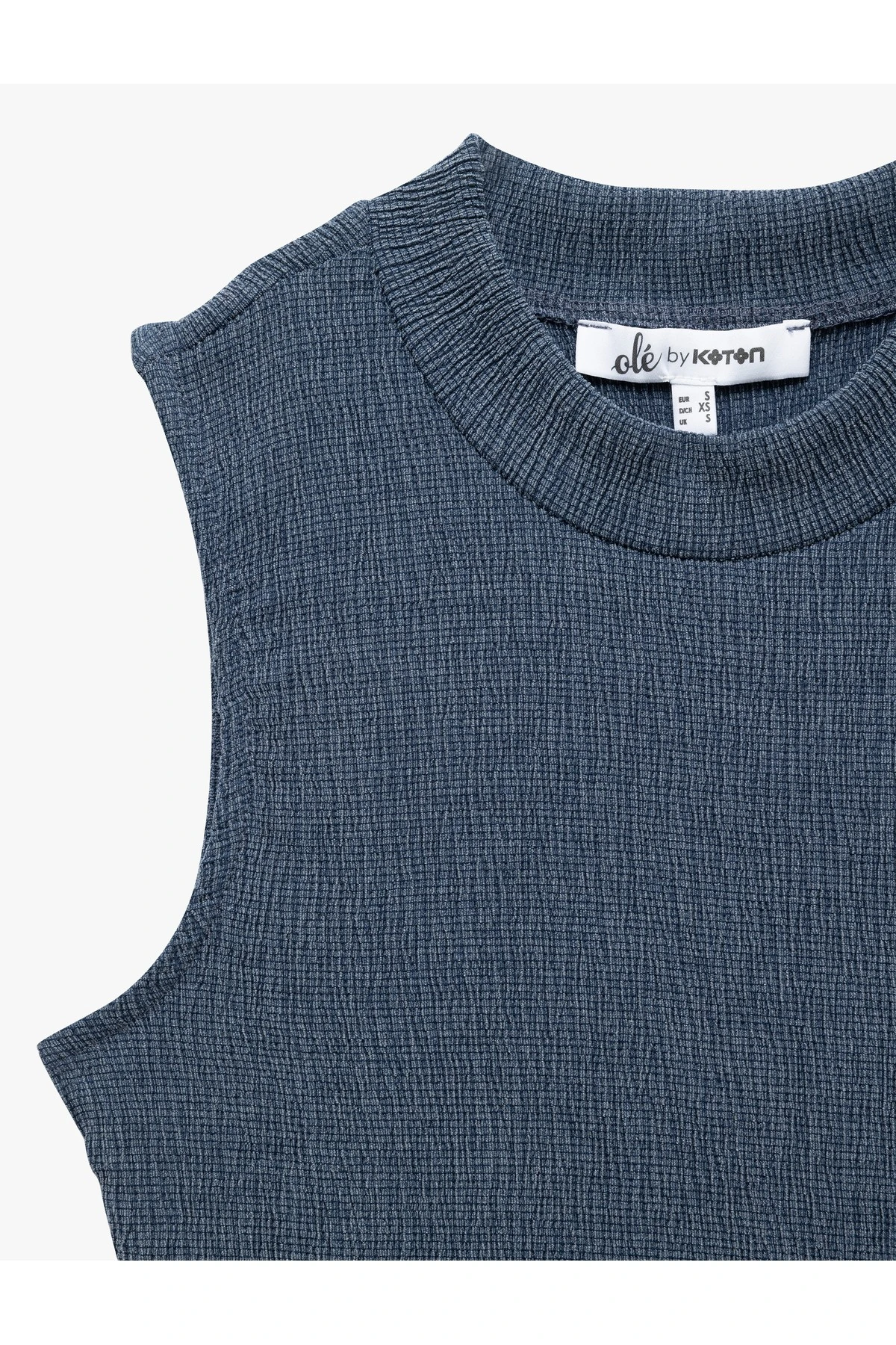 Slim Fit Bisiklet Yaka Kolsuz Bürümcük Crop Üst Bürümcük