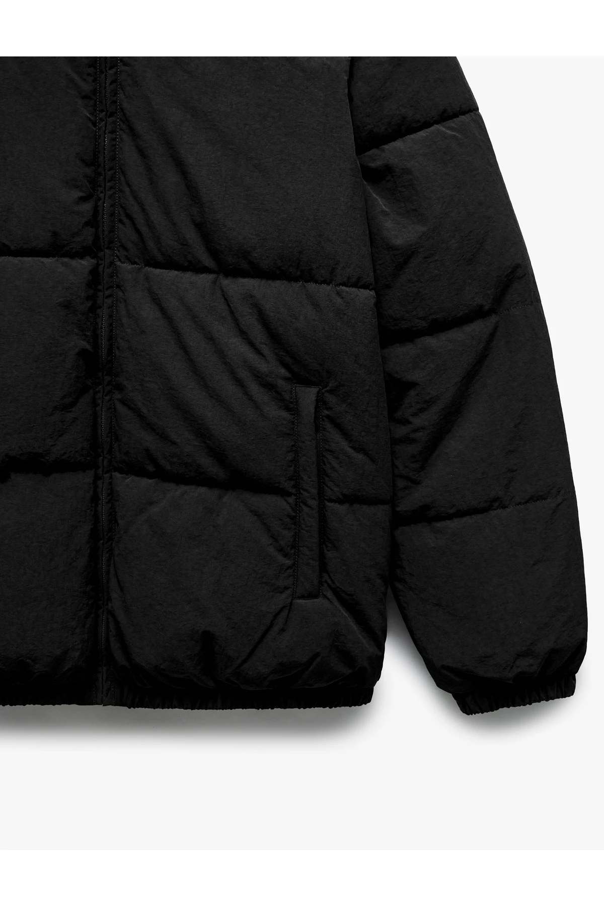 Uzun Kollu Cep Detaylı Fermuarlı Kapşonlu Kışlık Şişme Mont