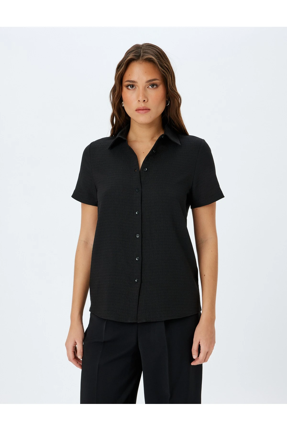 Klasik Yaka Kısa Kollu Gömlek