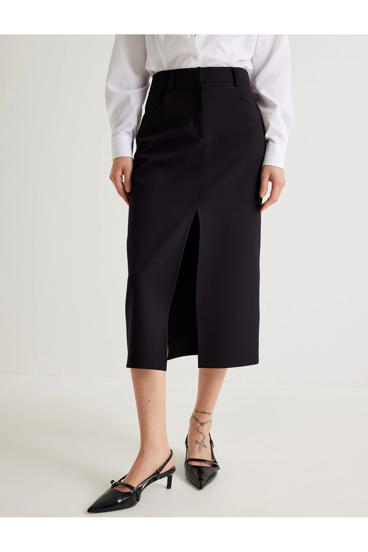 Önden Yırtmaç Detaylı Cepli Midi Boy Kalem Etek