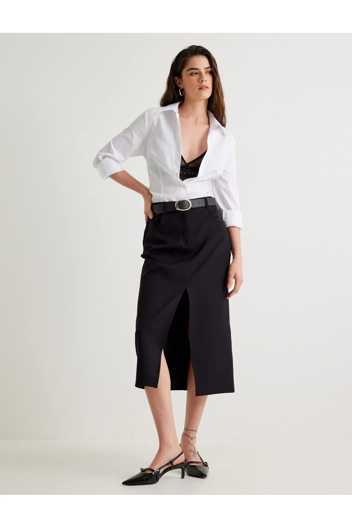 Önden Yırtmaç Detaylı Cepli Midi Boy Kalem Etek