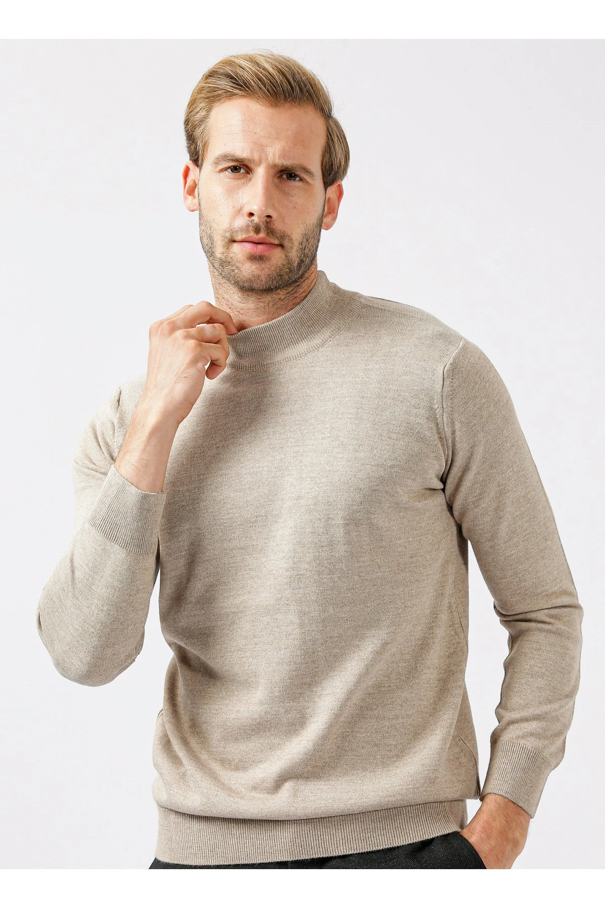 Yarım Balıkçı Yaka Regular Fit Düz Açık Bej Erkek Kazak TR2013700251