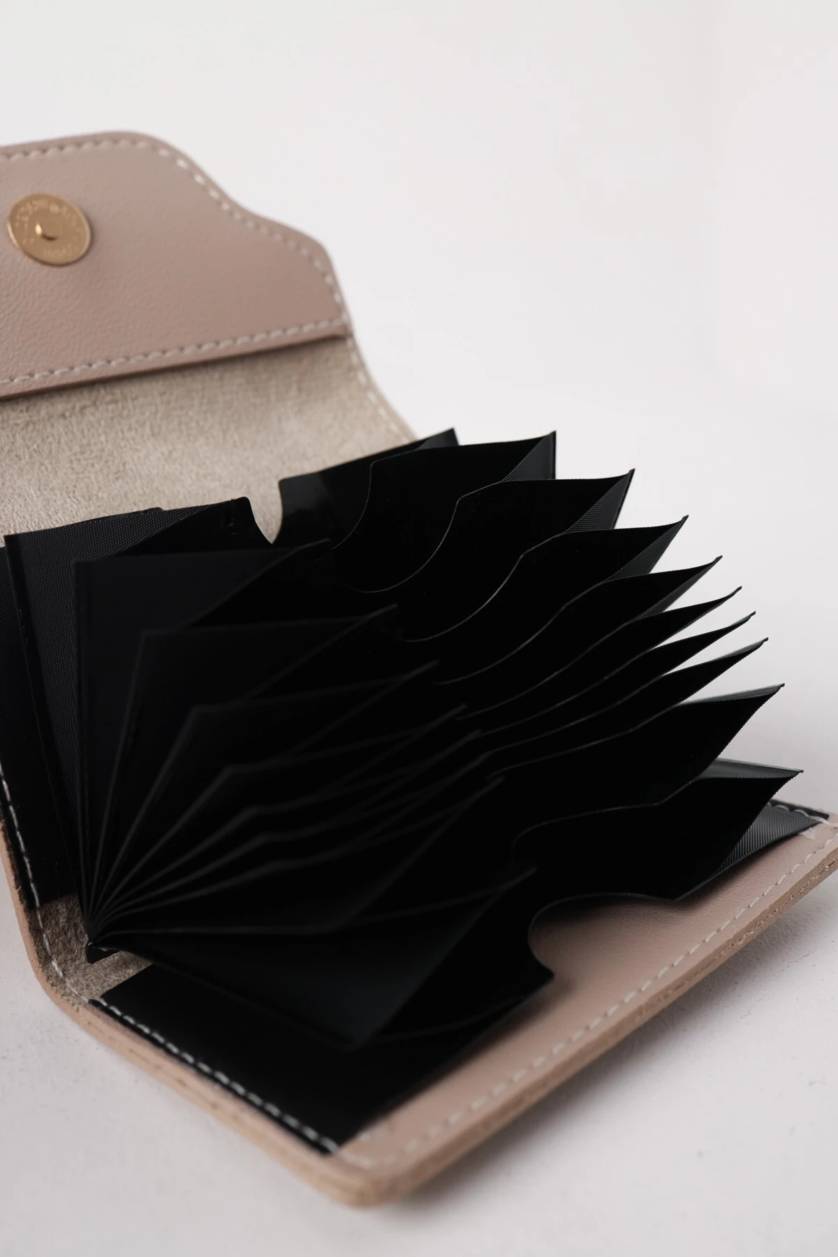 Çok Bölmeli Kartlık