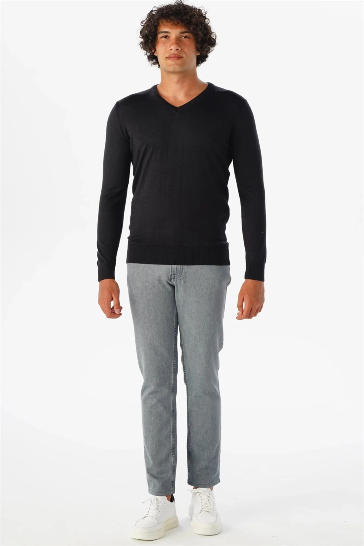 Süvari Rahat Kalıp Yünlü Düz Siyah V Yaka Triko