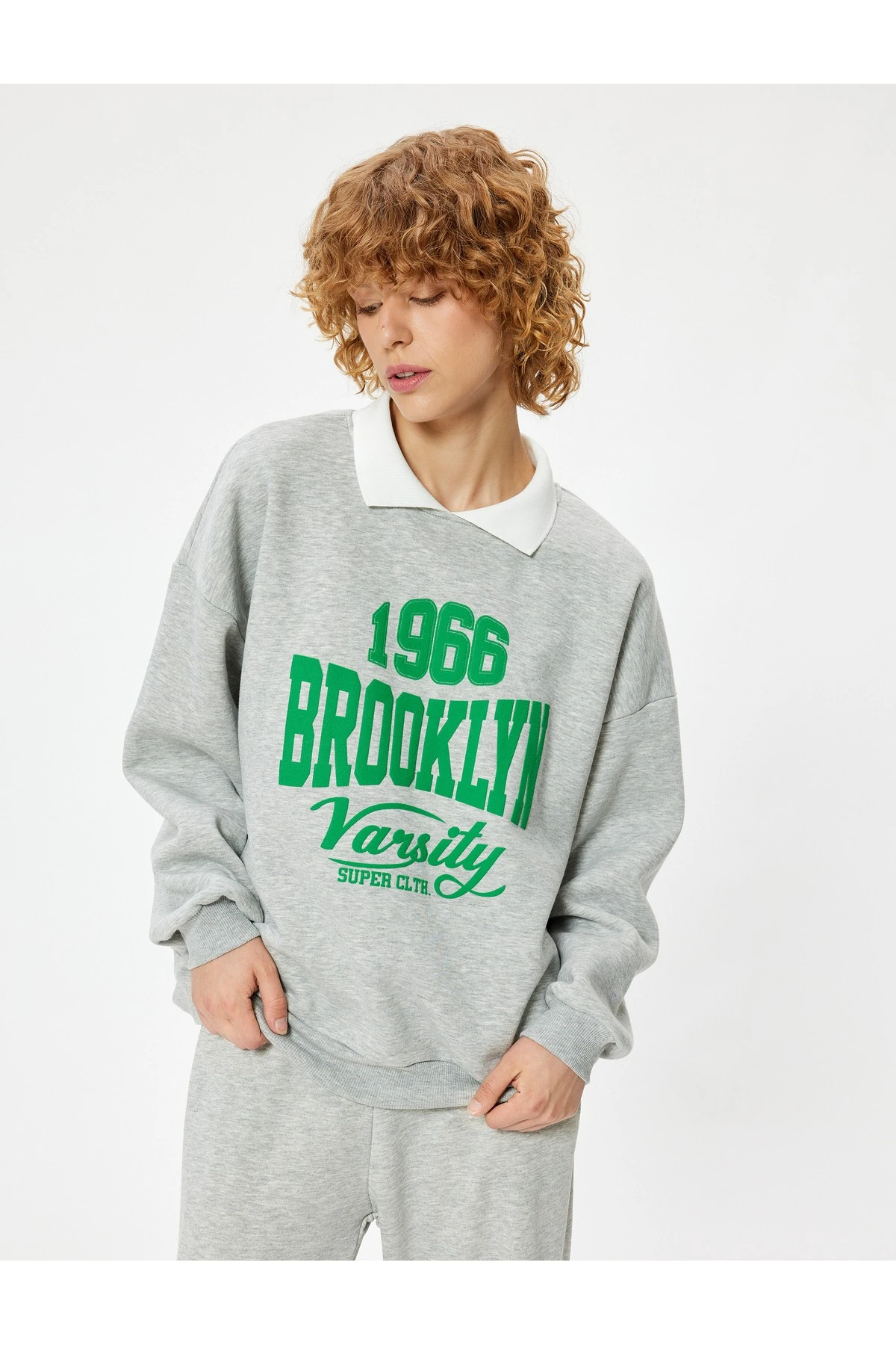 Şardonlu Polo Yaka Sweatshirt Oversize Kolej Baskılı Uzun Kollu