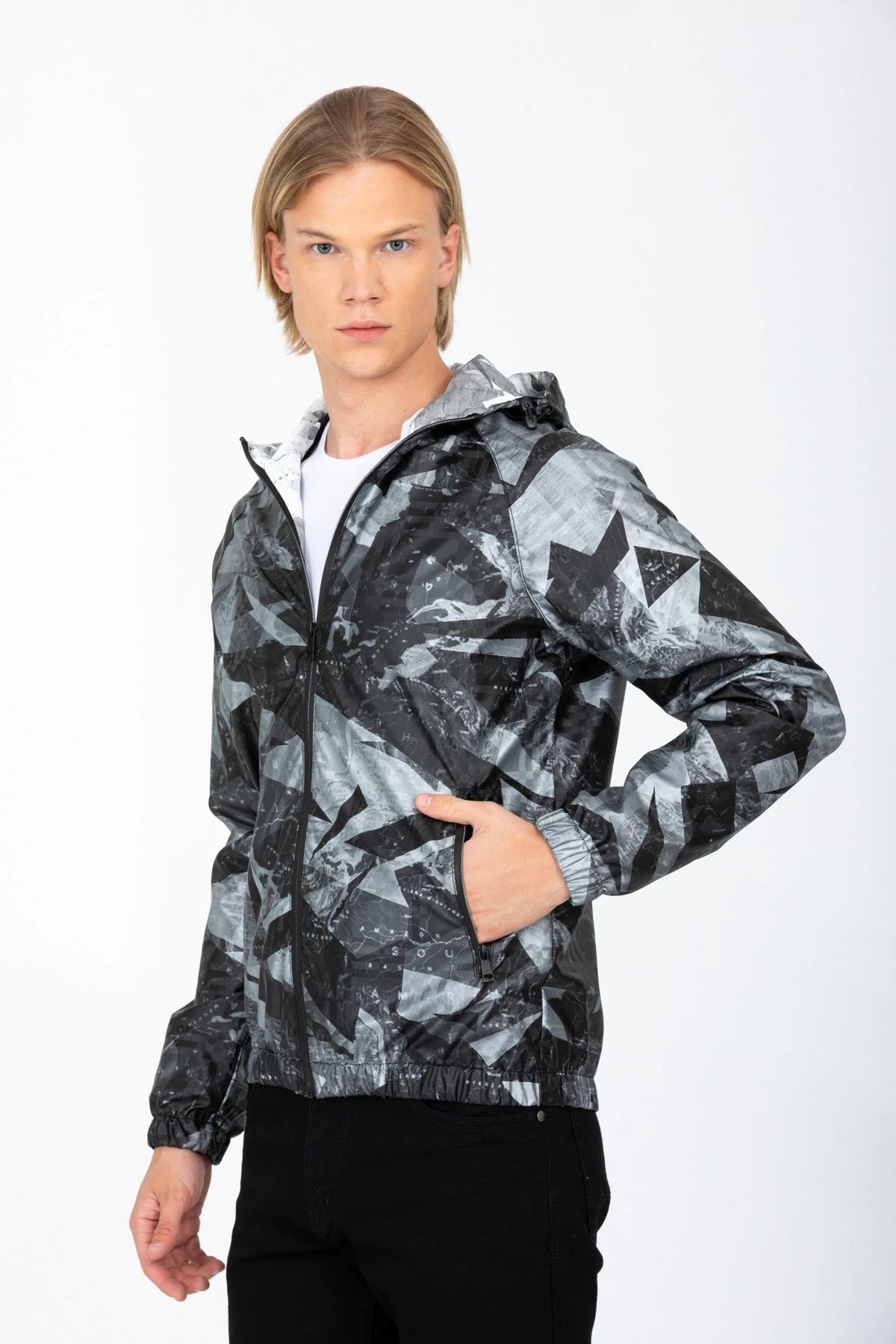 Erkek Siyah Kapüşonlu Desenli Suni Deri Kumaşlı Astarlı Mont/yağmurluk 8069