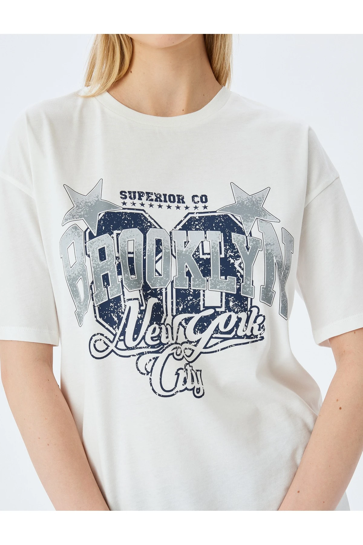 Kolej Baskılı Ekru Kadın T-Shirt 5SAL10038IK