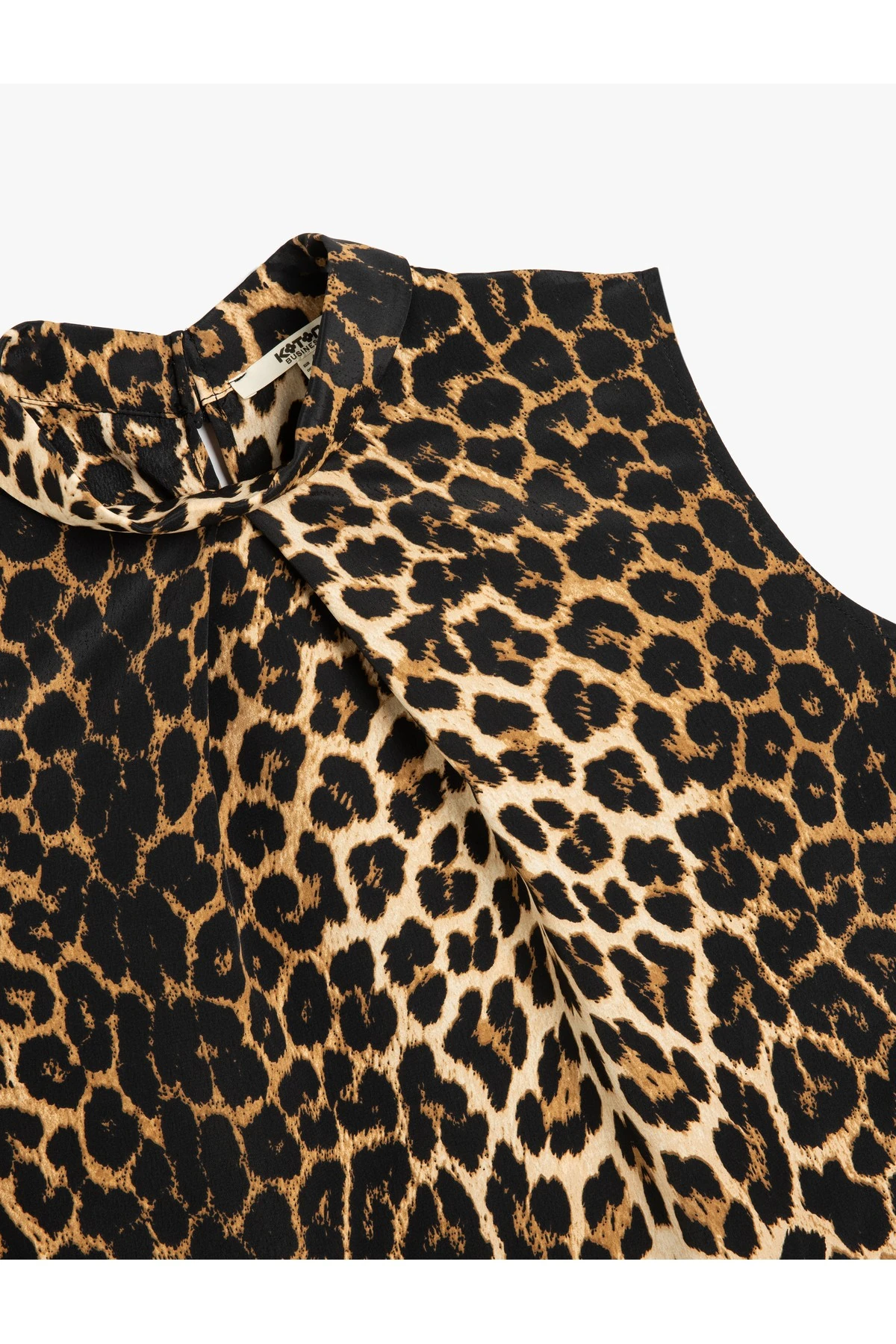 Dik Yaka Kolsuz Leopar Desenli Bluz