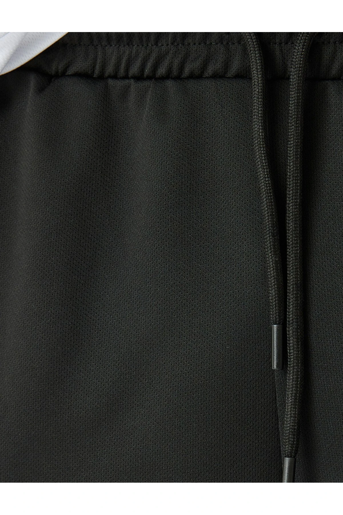 Beli Bağcıklı Cep Detaylı Spor Şort