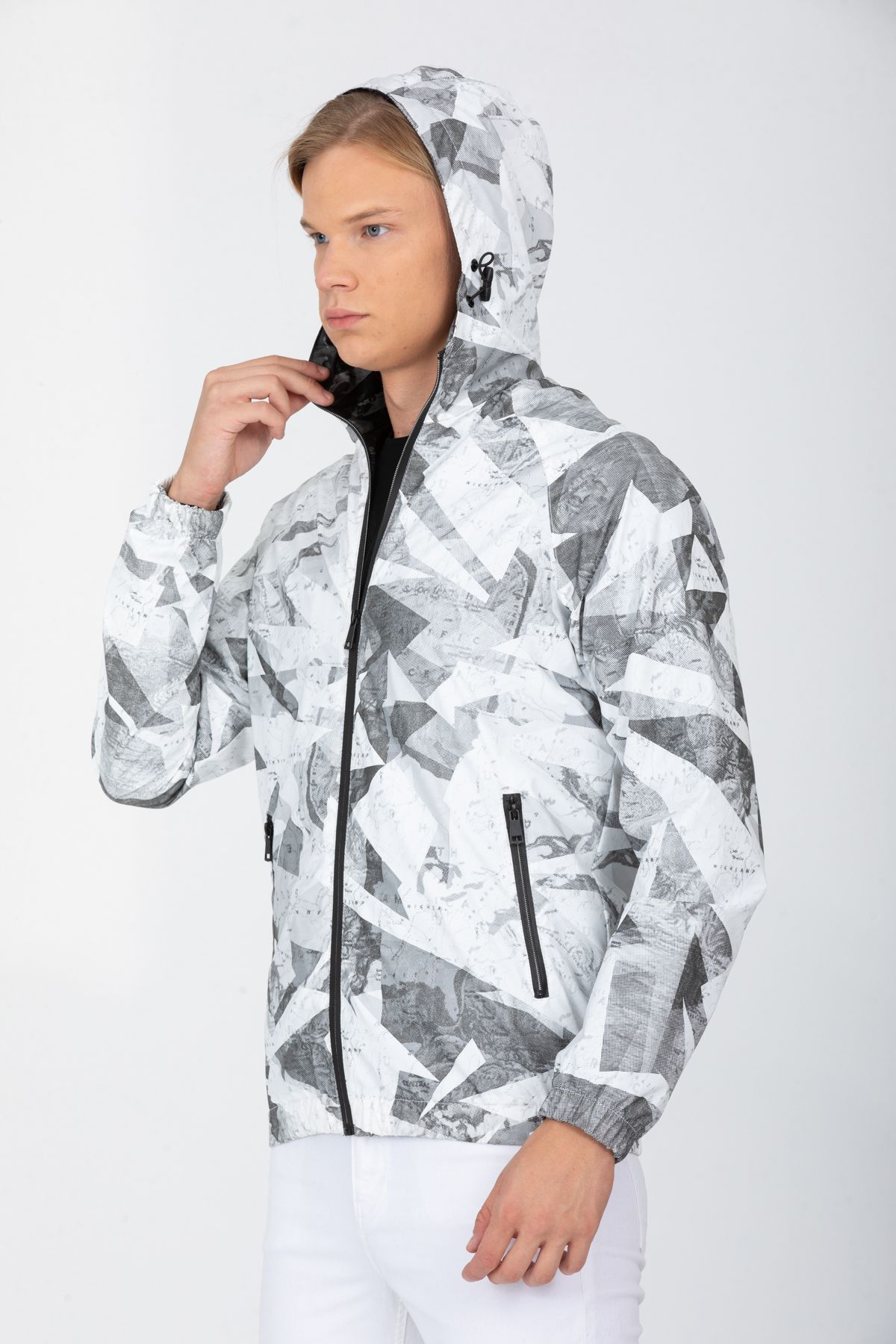 Erkek Beyaz Kapüşonlu Desenli Suni Deri Kumaşlı Astarlı Baharlık Mont 8069