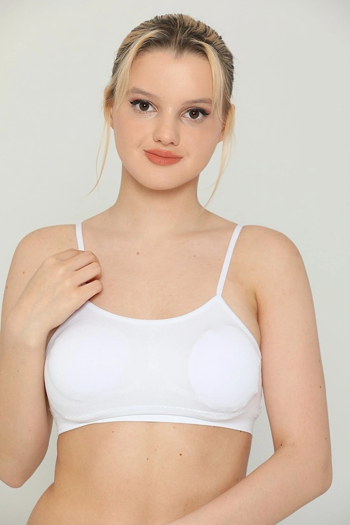 Sünger Destekli Yumuşak Ve Esnek Dokulu Ten Büstiyer