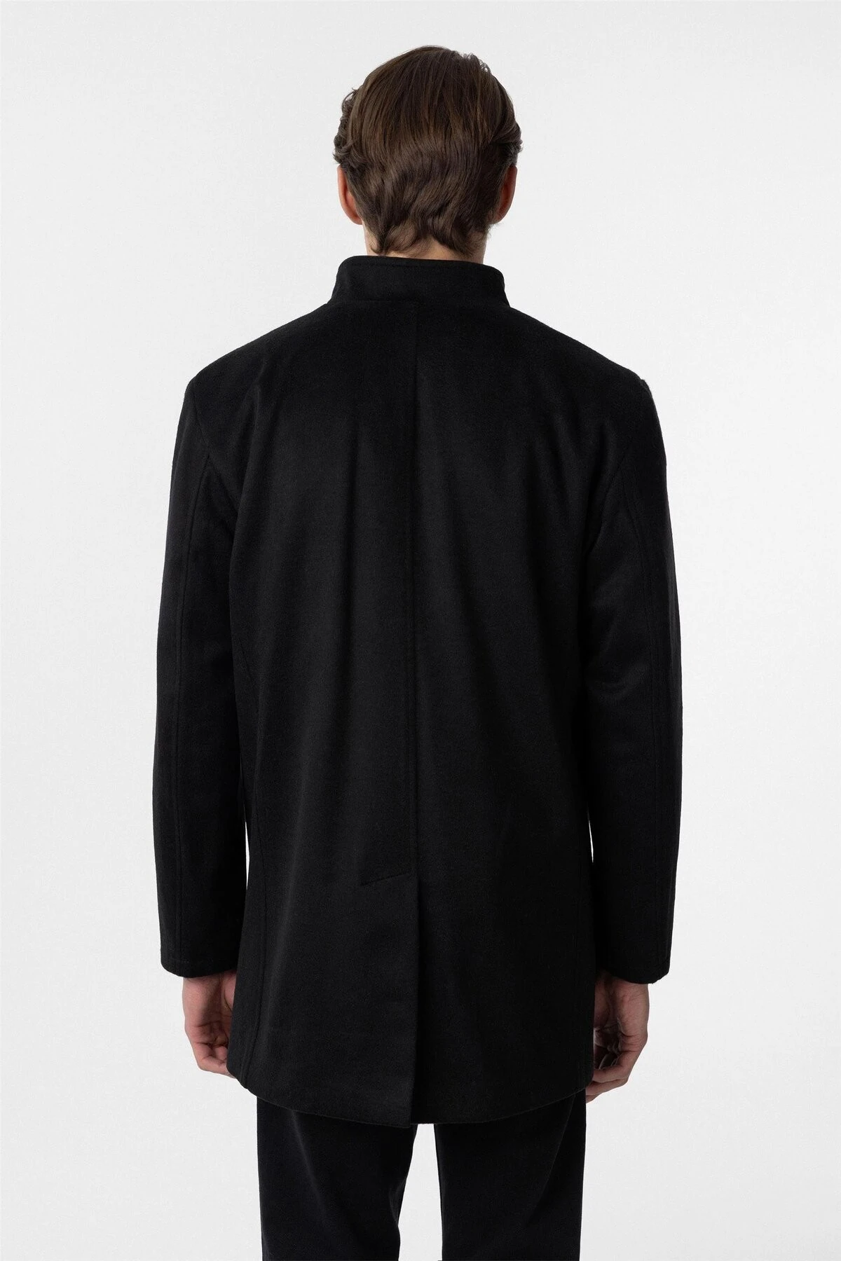 Bol Kesim Hakim Yaka Düz Siyah Erkek Kaban