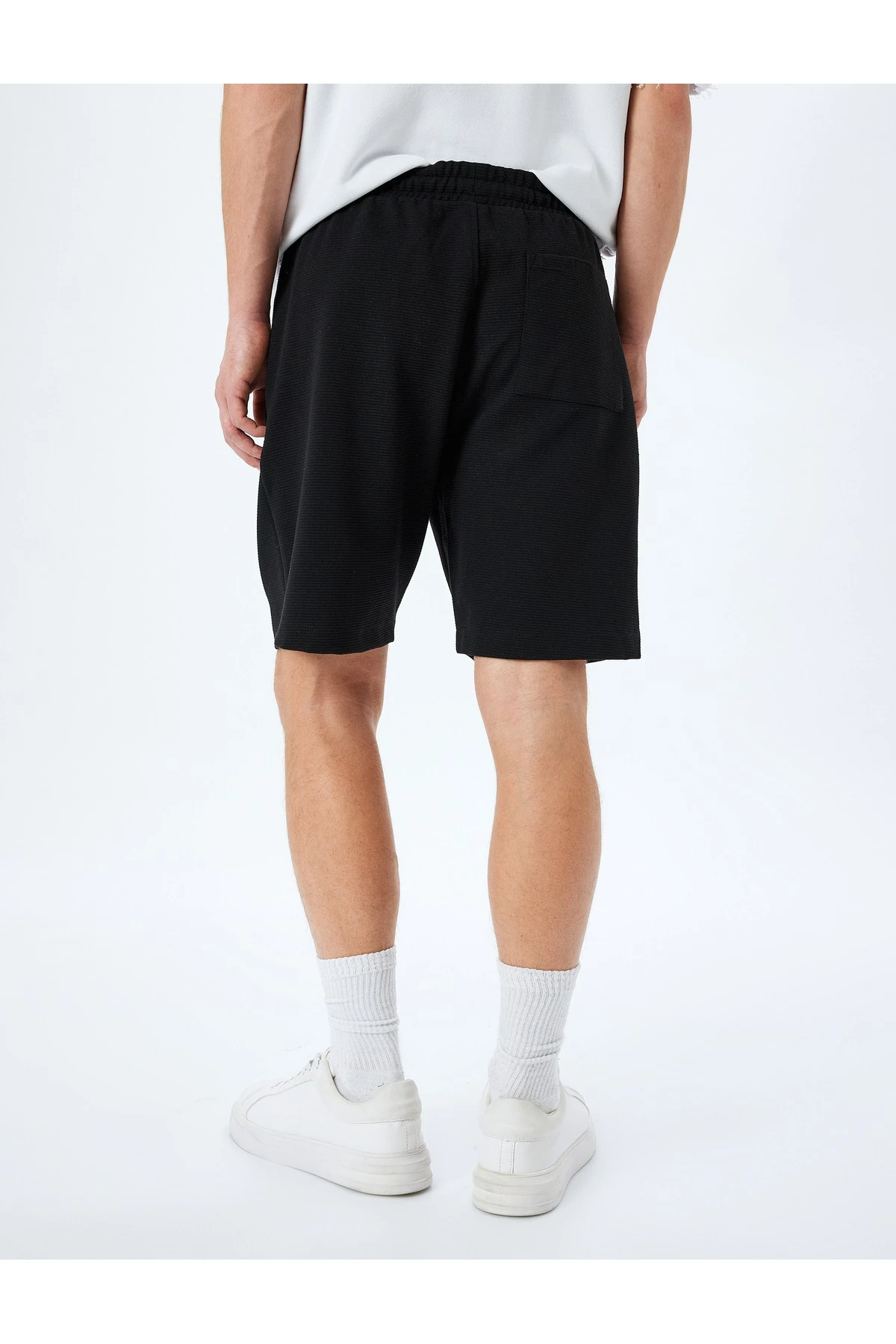 Cep Detaylı Bermuda Beli Bağcıklı Şort