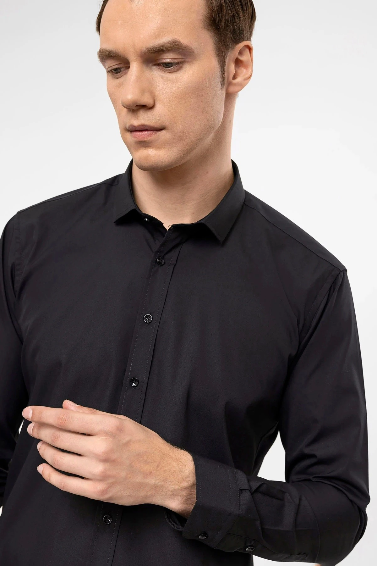 Süvari Dar Kalıp Kolay Ütülenebilir Pamuklu Düz Beyaz Gömlek