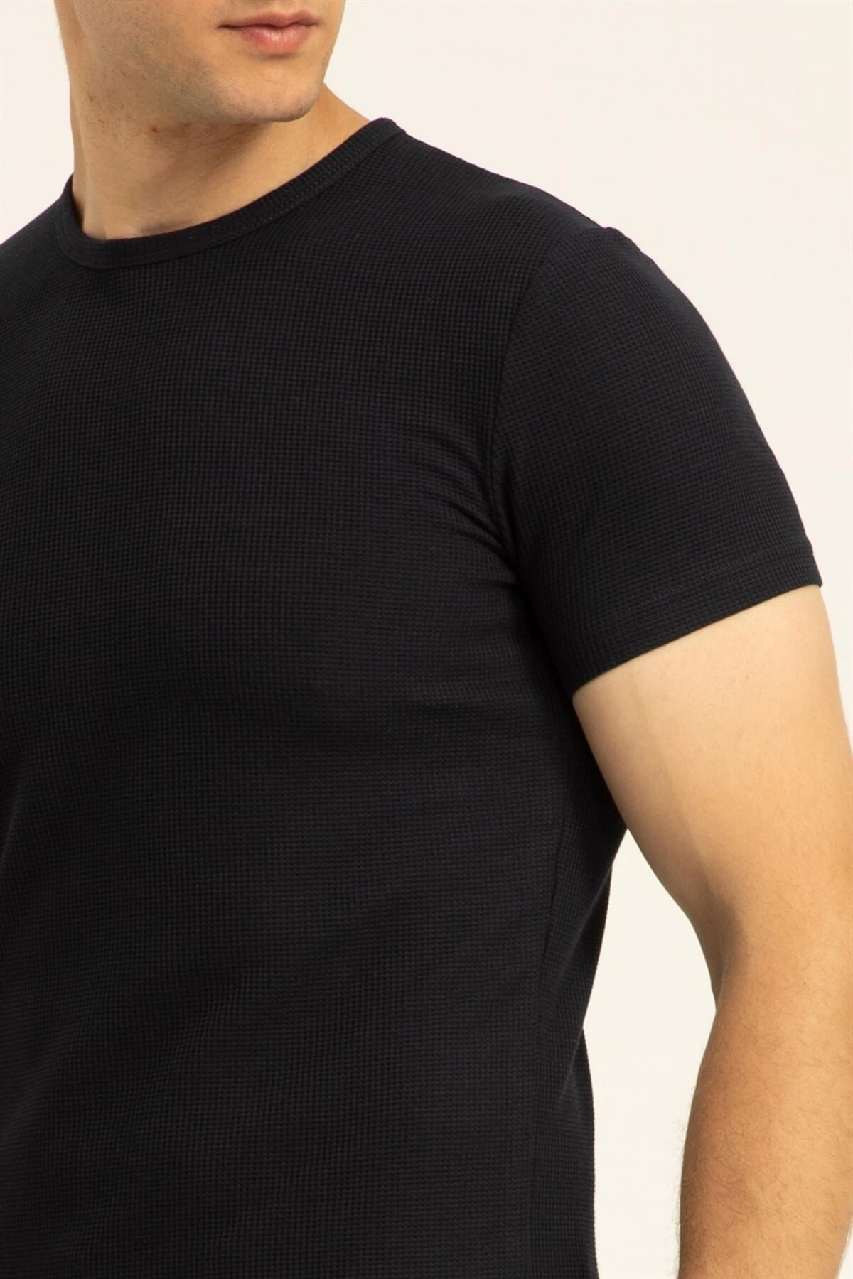 Süvari Slim Fit Waffle Desenli O Yaka Siyah Tshirt