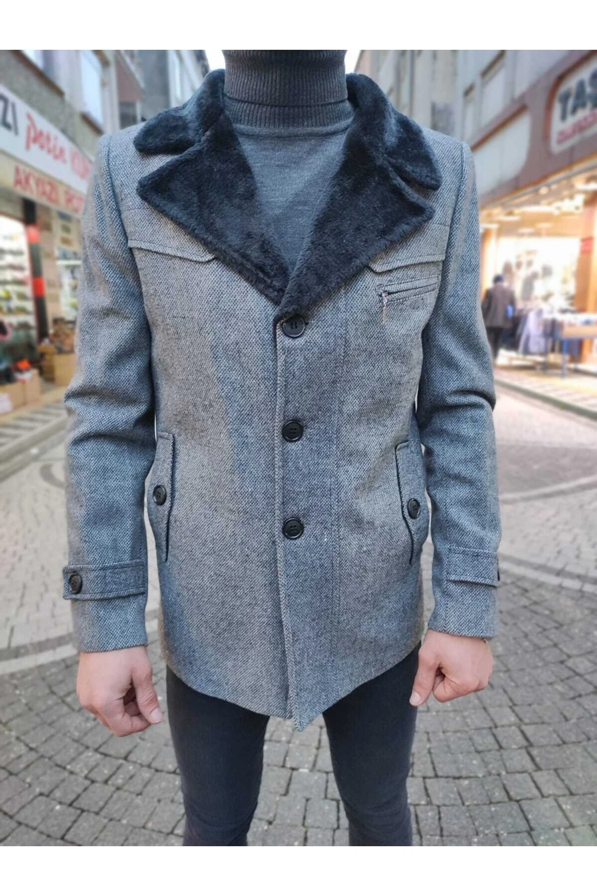 Retro Cep Ve Fermuar Detaylı Kürklü Yaka Kaşe Kaban Palto Siyah