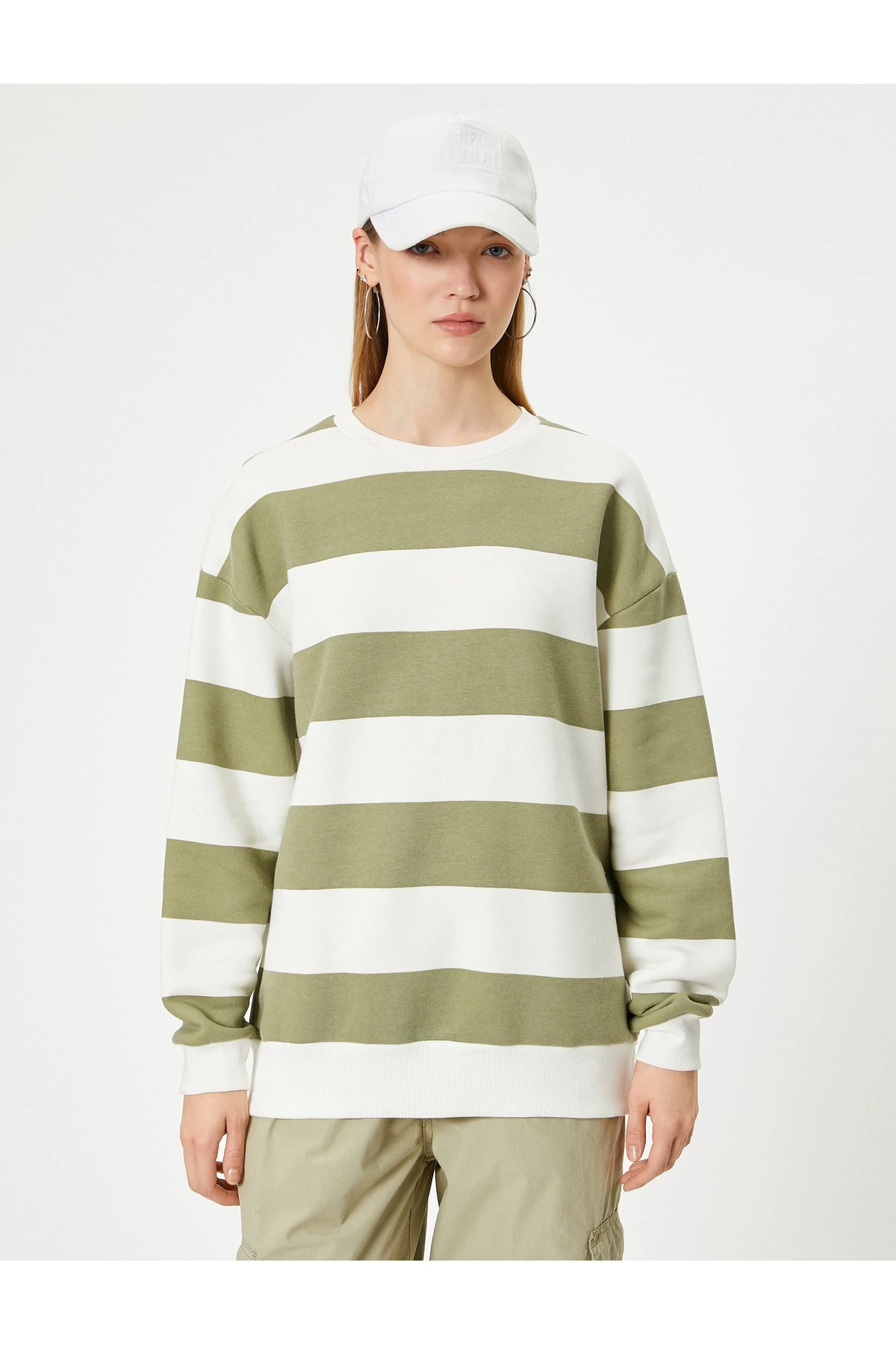 Şardonlu Bisiklet Yaka Sweatshirt Relax Fit Ribanalı Uzun Kollu