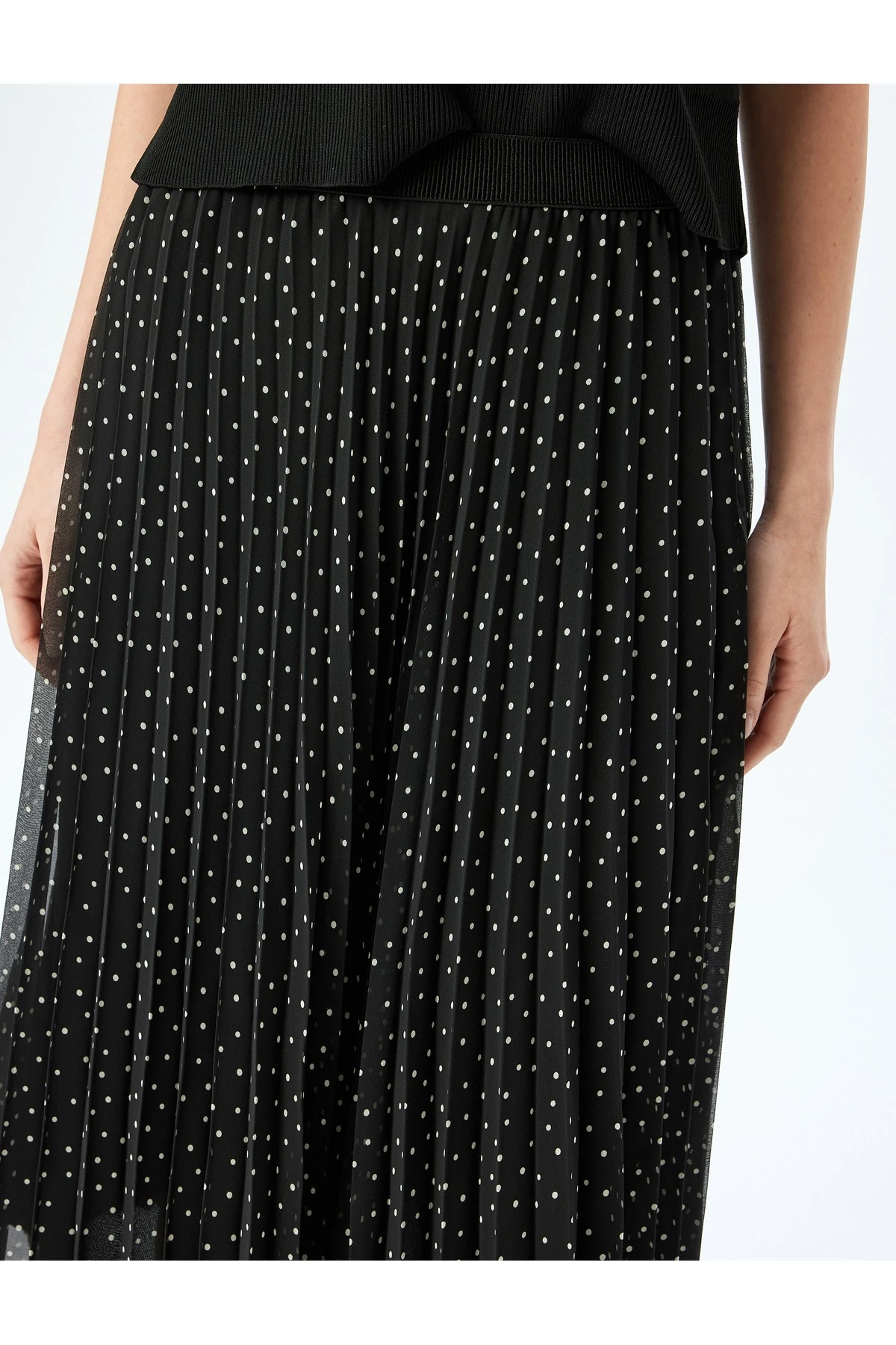 Astarlı Yüksek Bel Puantiyeli Midi Boy Pileli Şifon Etek