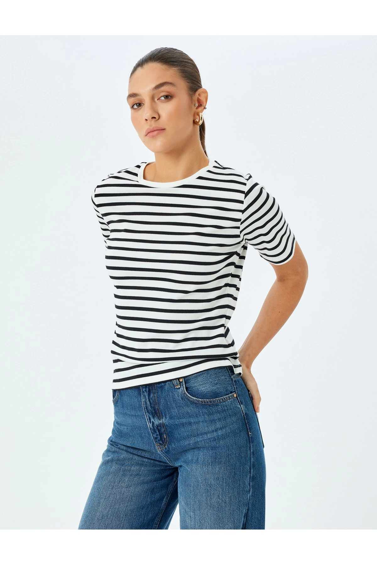 Pamuklu Bisiklet Yaka Kısa Kollu Çizgili Tişört