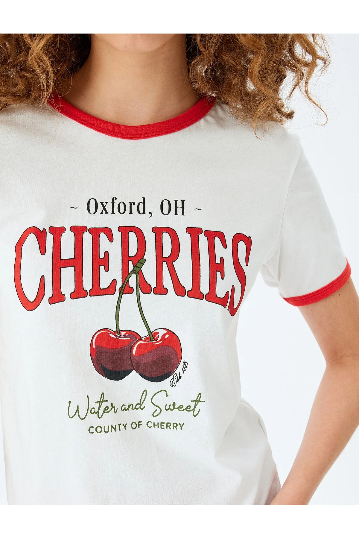 Kiraz Baskılı Ekru Kadın T-Shirt 5SAL10092IK