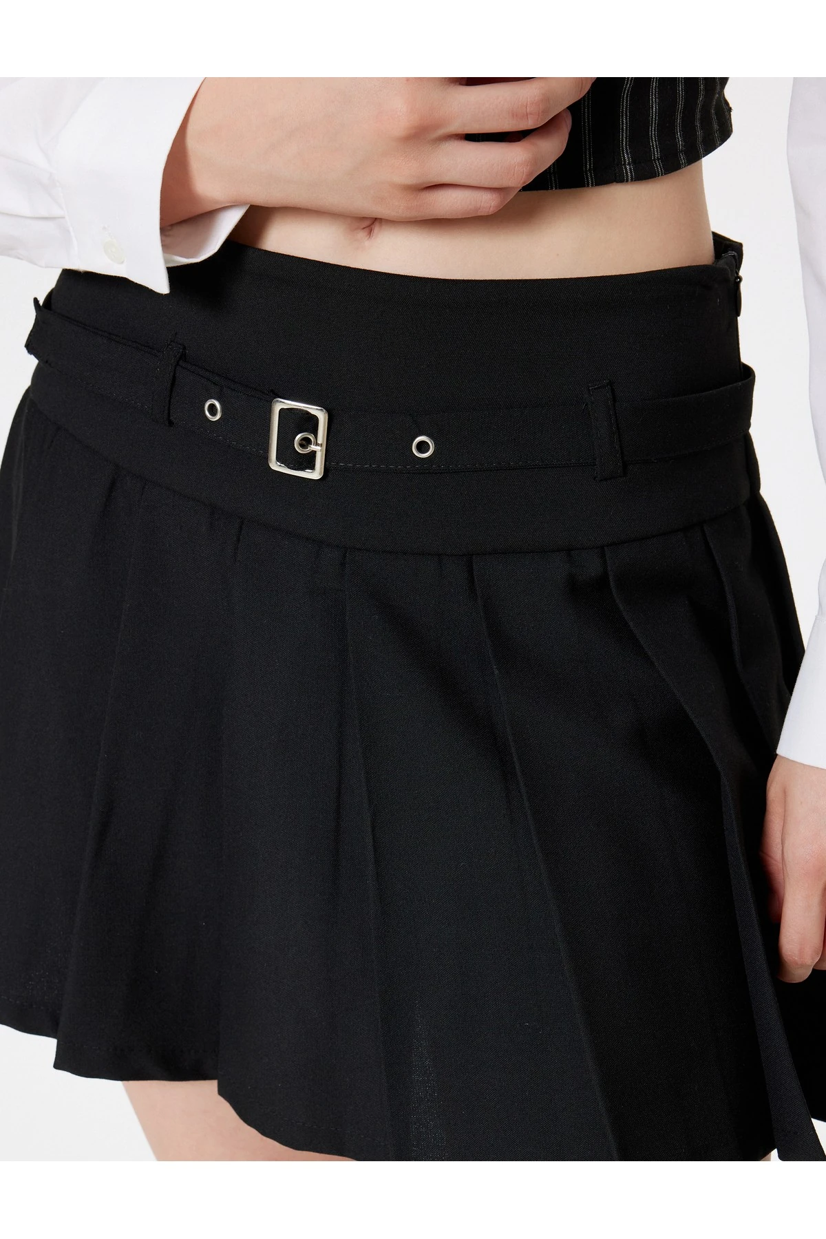 Mini Pileli Etek Kemer Detaylı Standart Bel Slim Fit