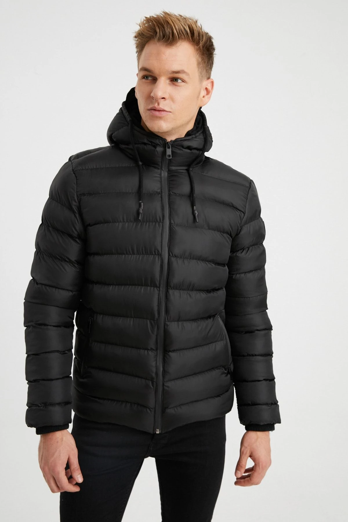 Erkek Siyah Büyük Beden Kapüşonlu Polar Astarlı Kalın Şişme Mont