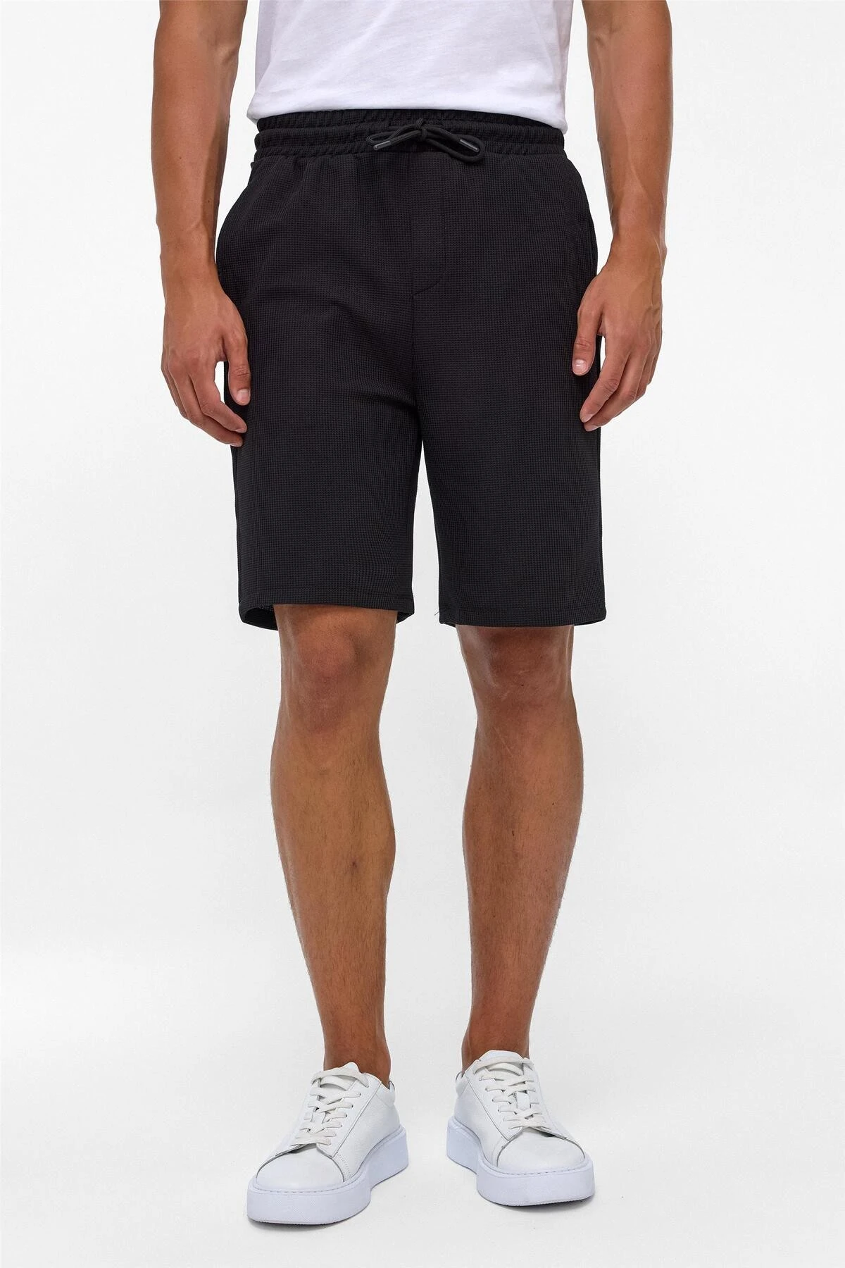Siyah Regular Armürlü Örme Şort
