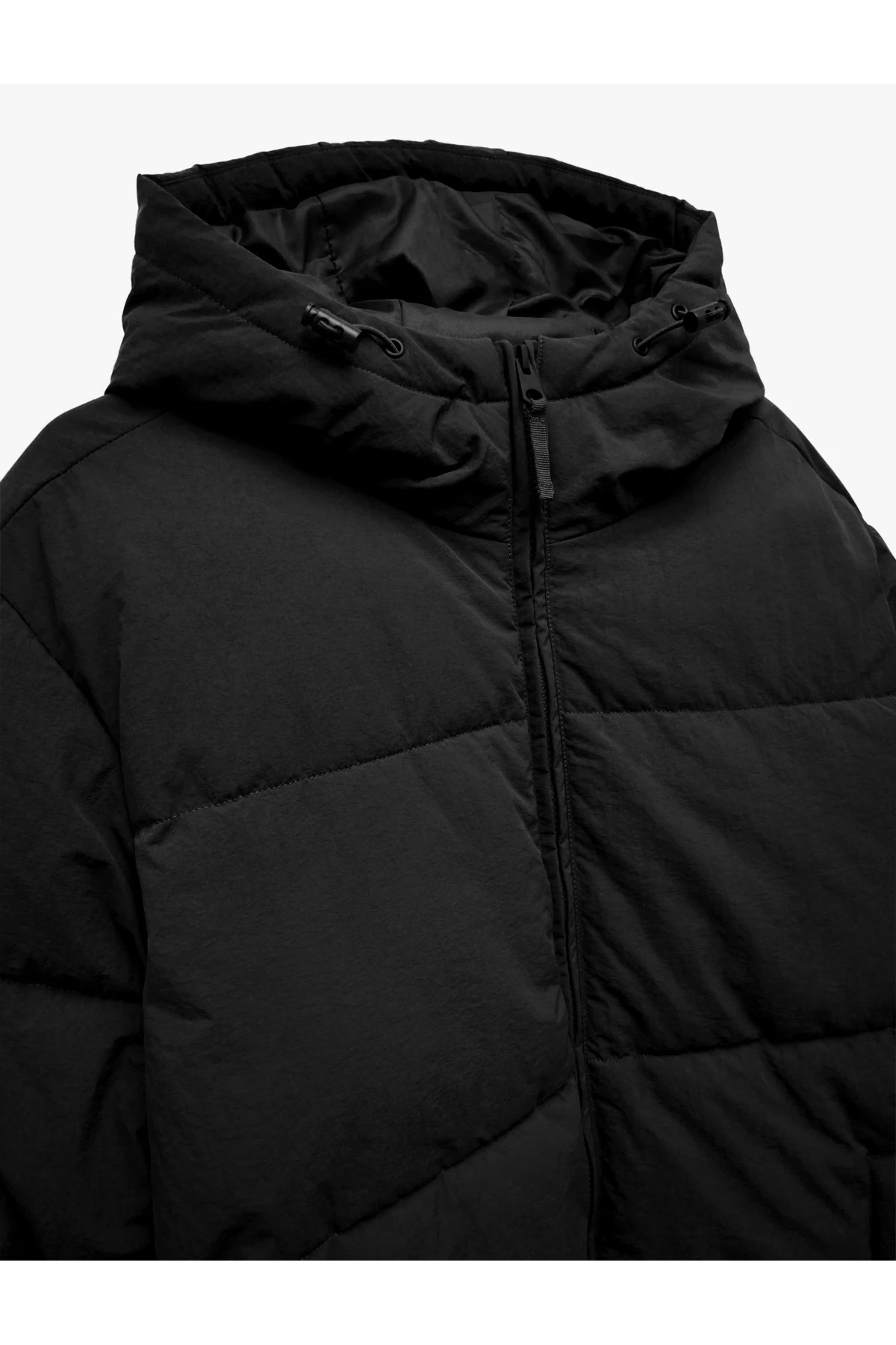 Uzun Kollu Cep Detaylı Fermuarlı Kapşonlu Kışlık Şişme Mont