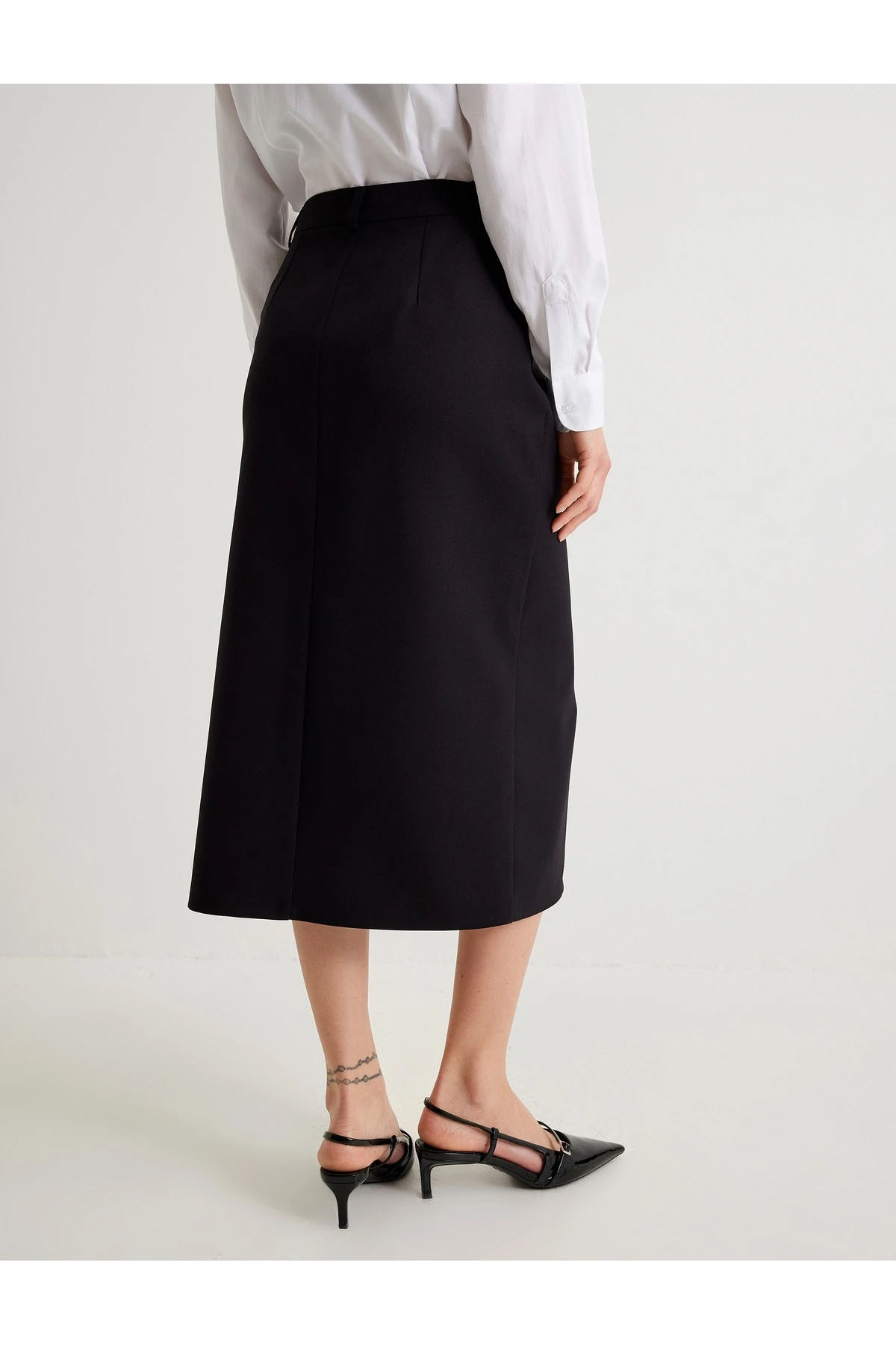 Önden Yırtmaç Detaylı Cepli Midi Boy Kalem Etek