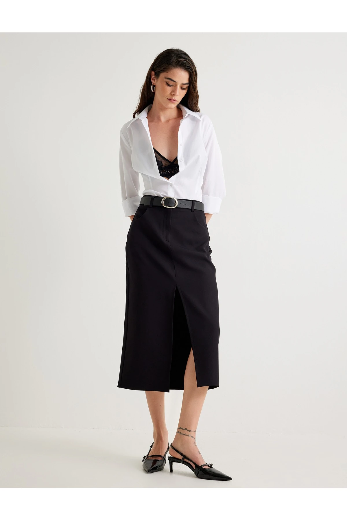 Önden Yırtmaç Detaylı Cepli Midi Boy Kalem Etek